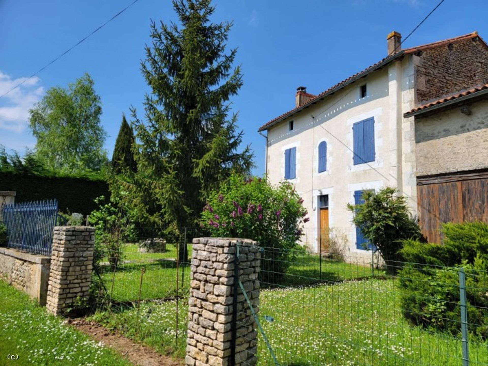 Rumah di Villefagnan, Nouvelle-Aquitaine 10218576