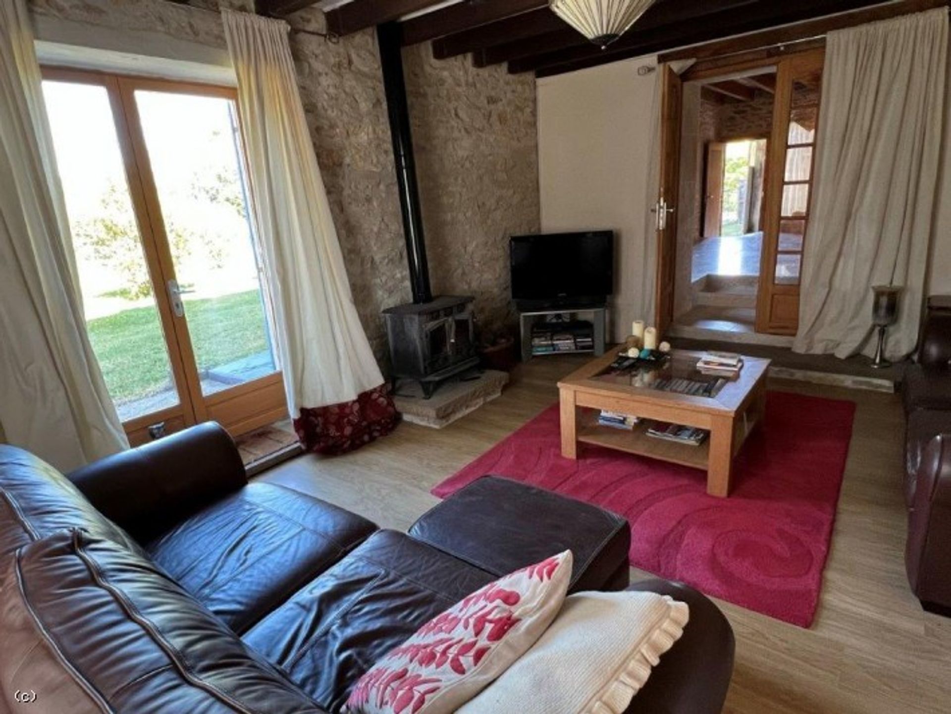 House in Cellefrouin, Nouvelle-Aquitaine 10218587