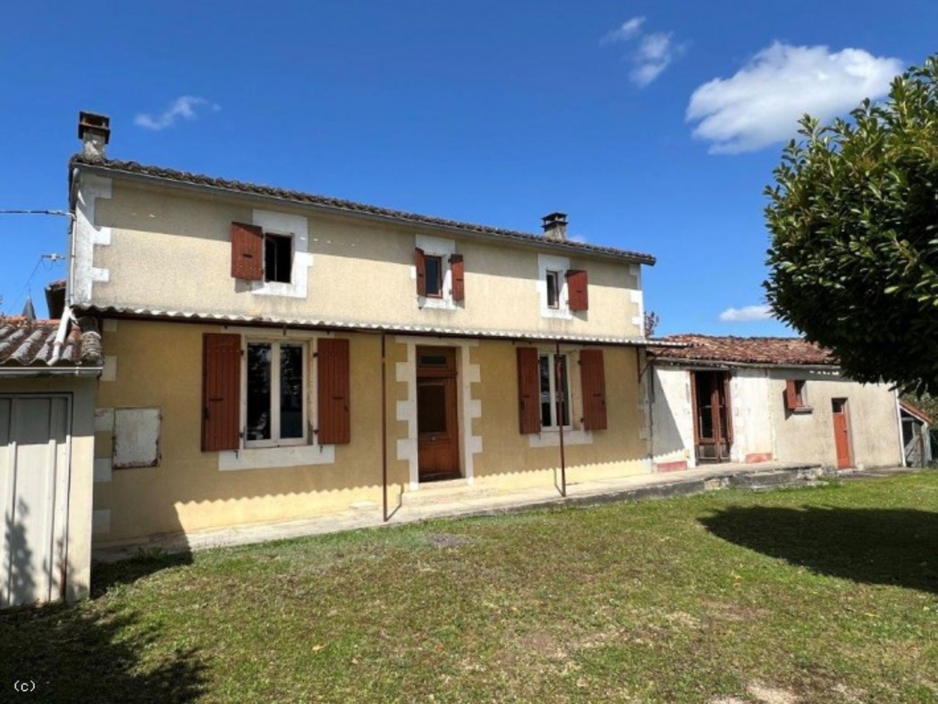 Hus i Villefagnan, Nouvelle-Aquitaine 10218595