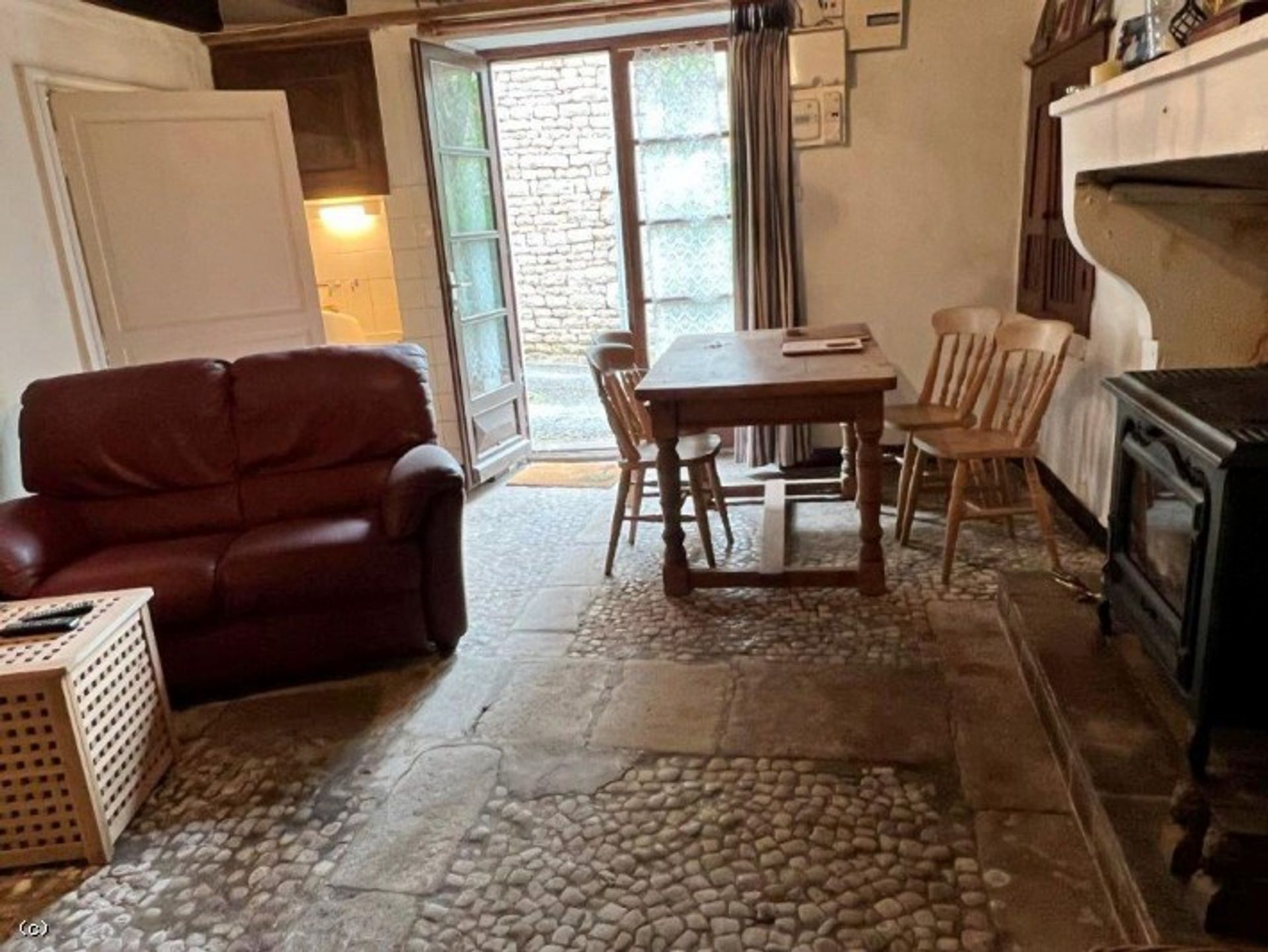 Huis in Charroux, Nouvelle-Aquitaine 10218600