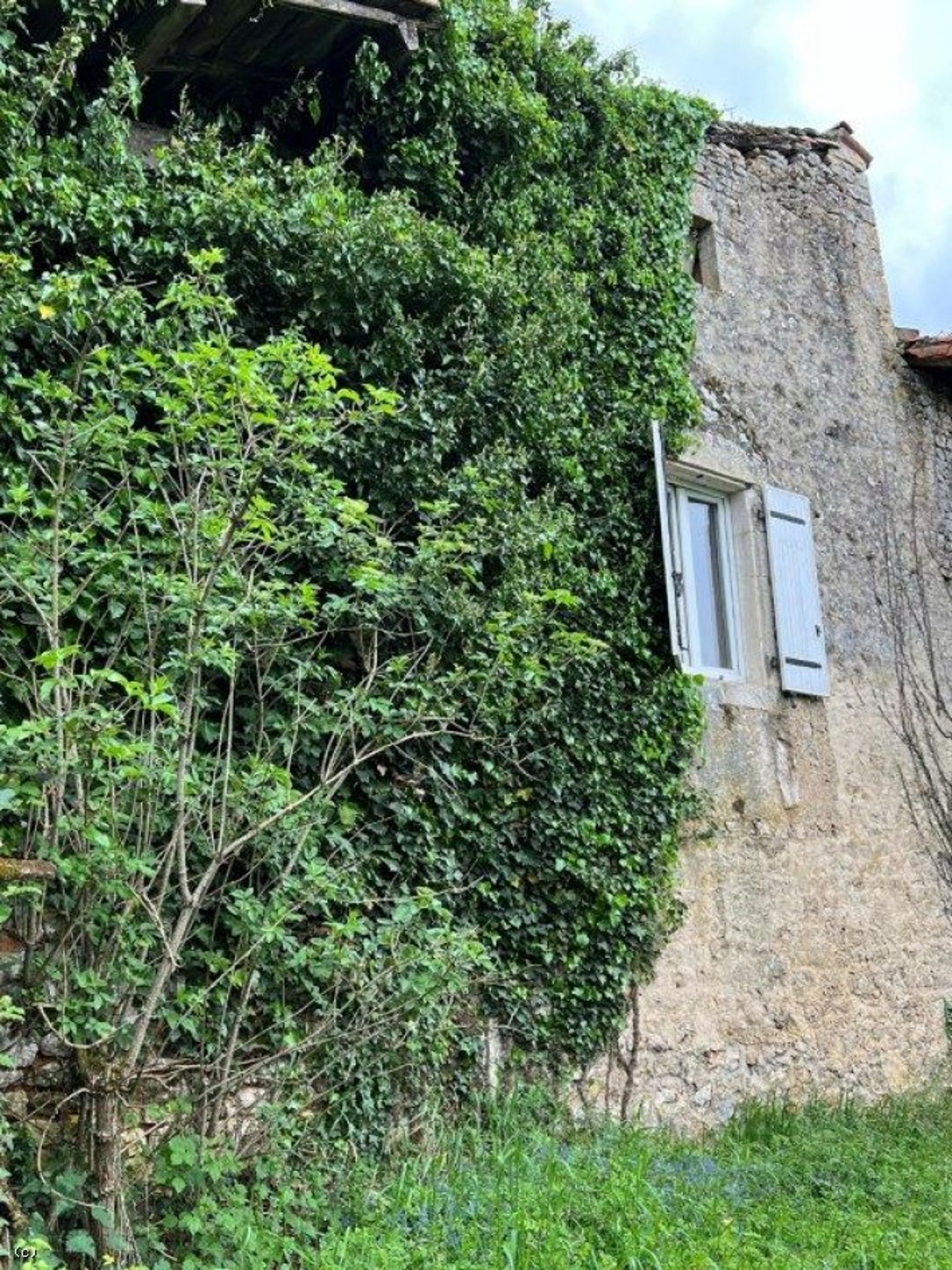 casa no Ruffec, Nouvelle-Aquitaine 10218605