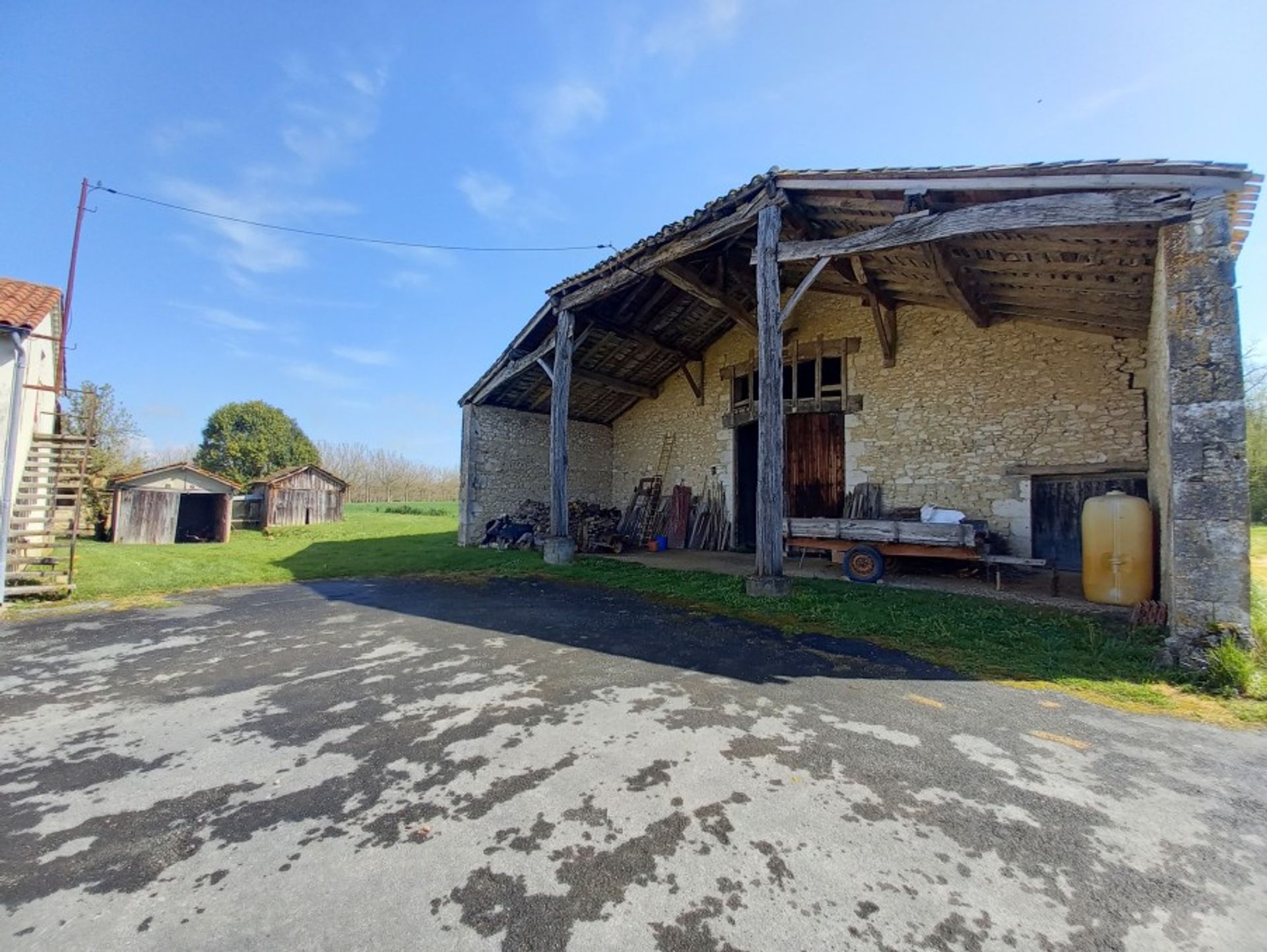 Dom w Castillonnès, Nouvelle-Aquitaine 10218762