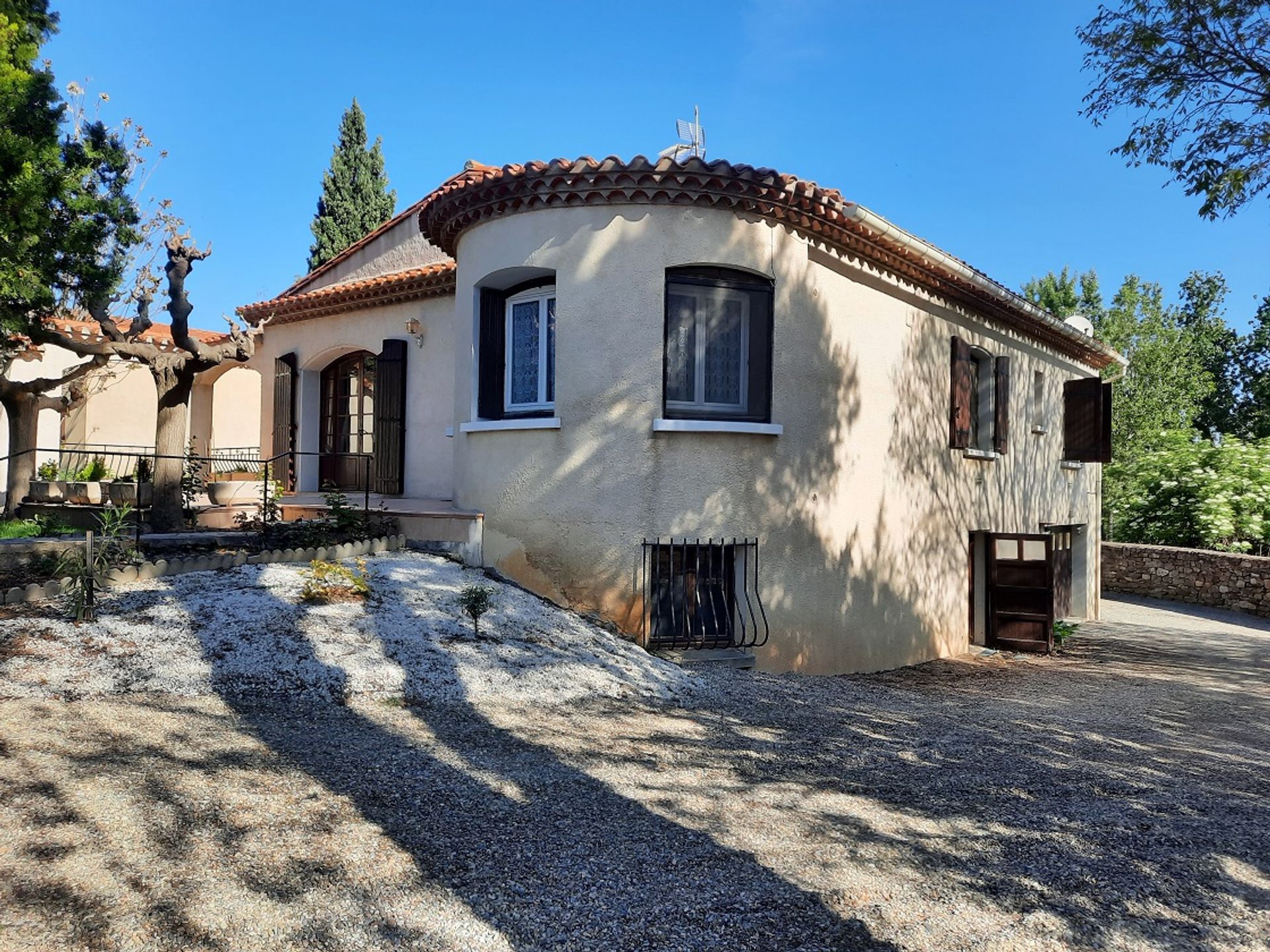 casa no Ouveillan, Occitanie 10218782