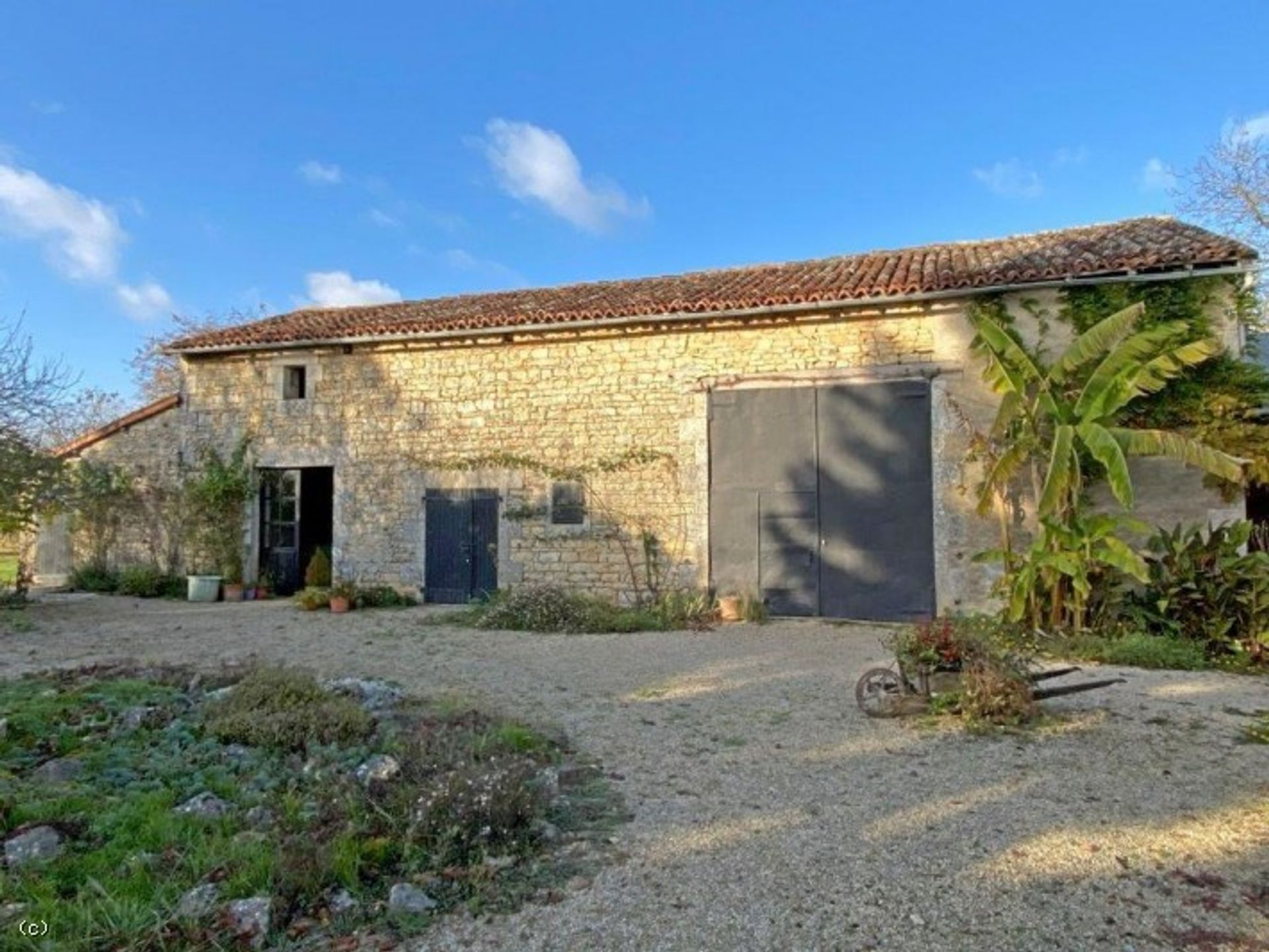 casa en Civray, Nouvelle-Aquitaine 10218815