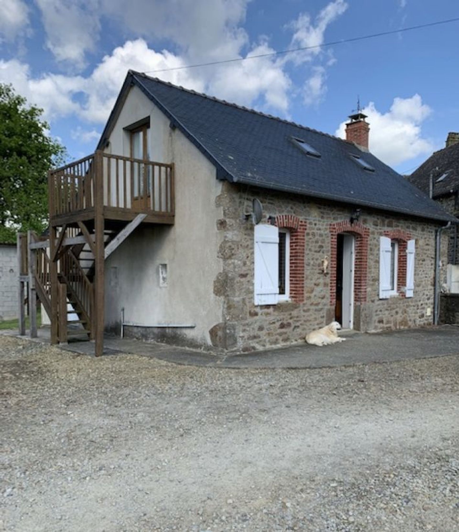 بيت في Ambrieres-les-Vallees, Pays de la Loire 10219470