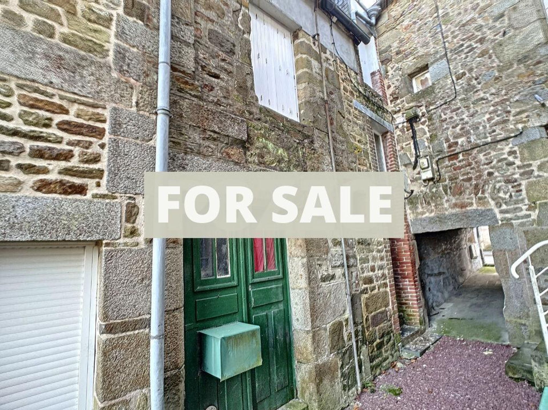 House in Villedieu-les-Poêles-Rouffigny, Normandy 10219532