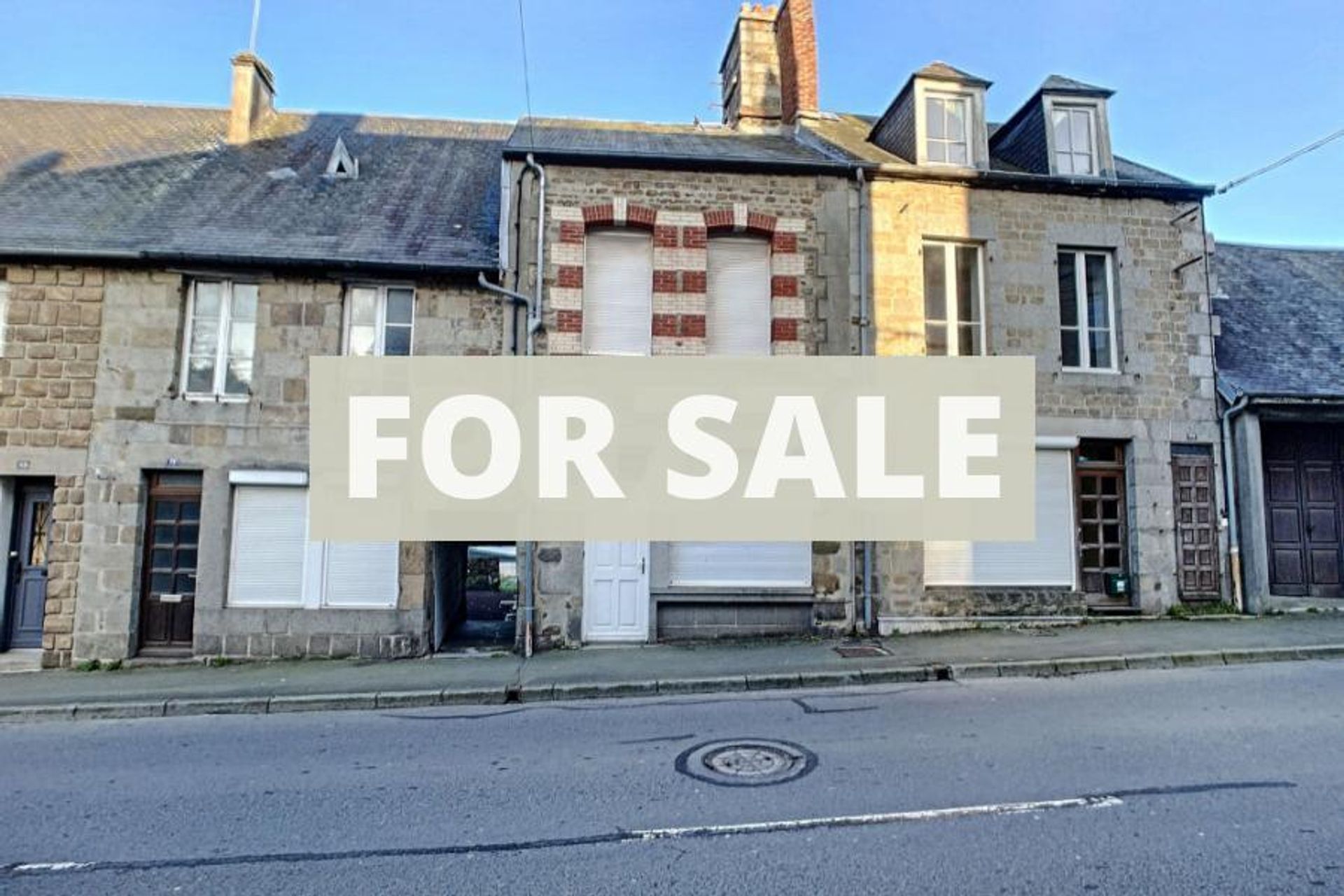 House in Villedieu-les-Poêles-Rouffigny, Normandy 10219532