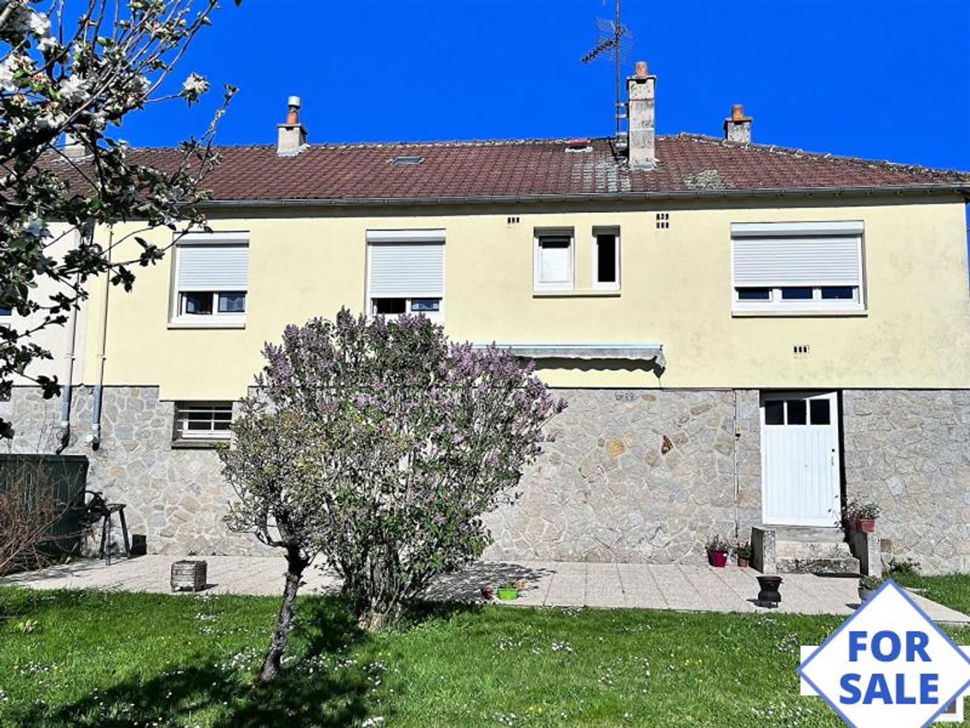 Huis in Saint-Germain-du-Corbéis, Normandy 10219637