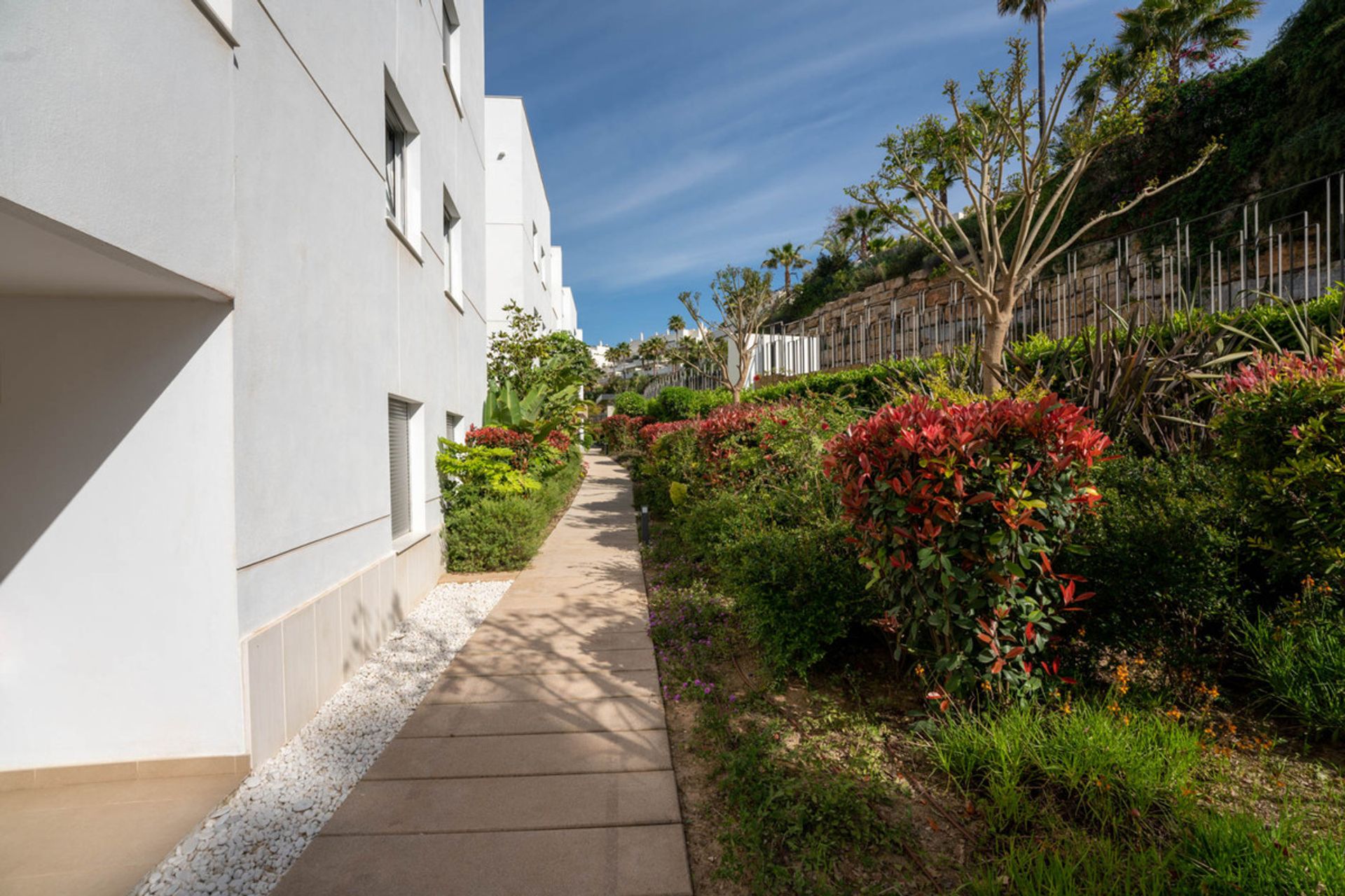 Condominium in Benahavís, Andalusia 10219884