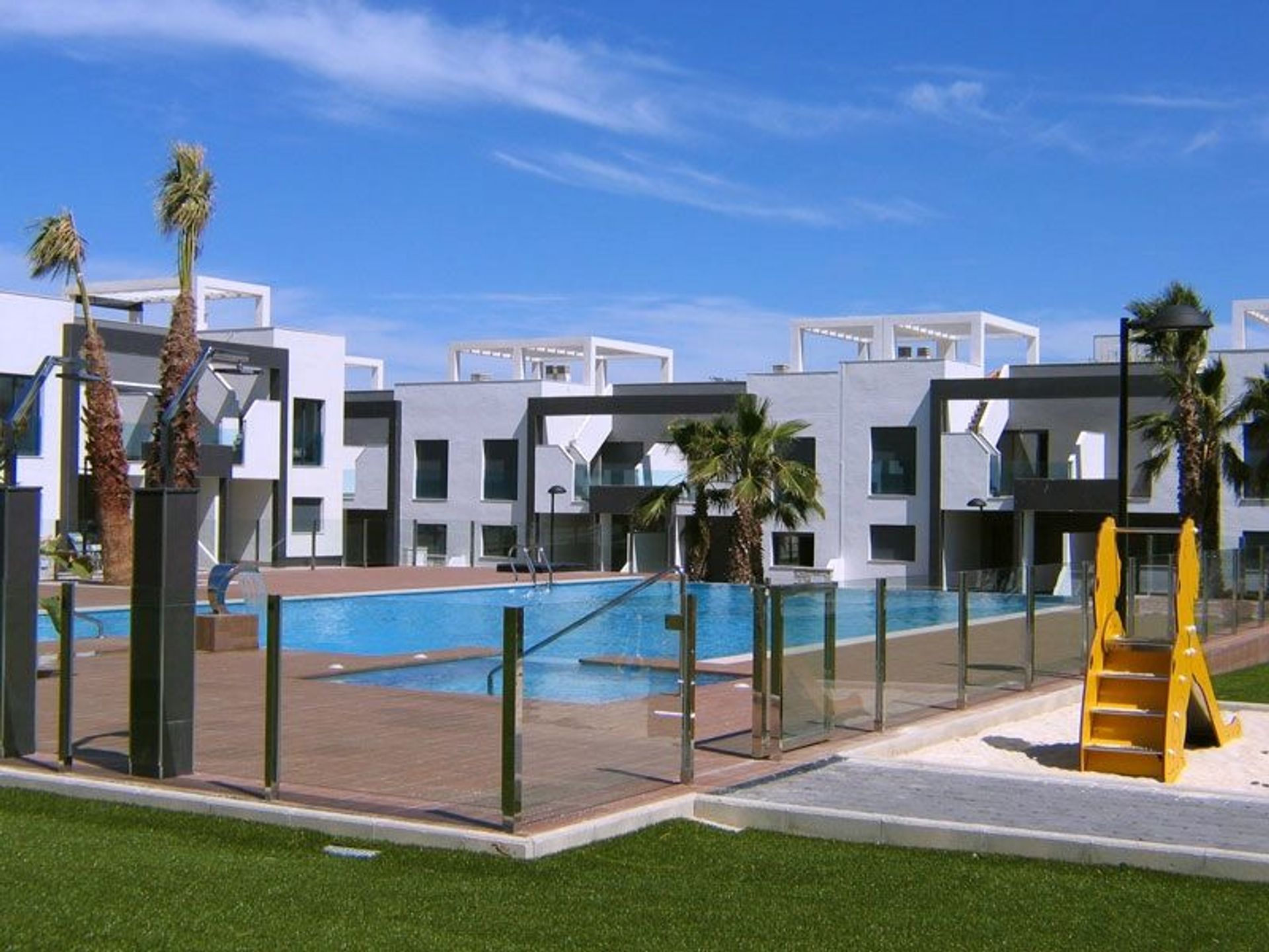 Condominio en Guardamar del Segura, Comunidad Valenciana 10220240