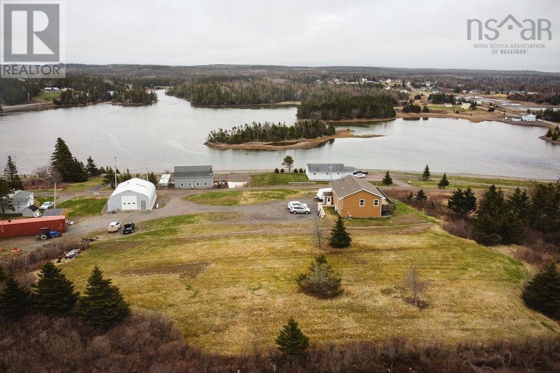 rumah dalam Pelabuhan Hawkesbury, Nova Scotia 10224102