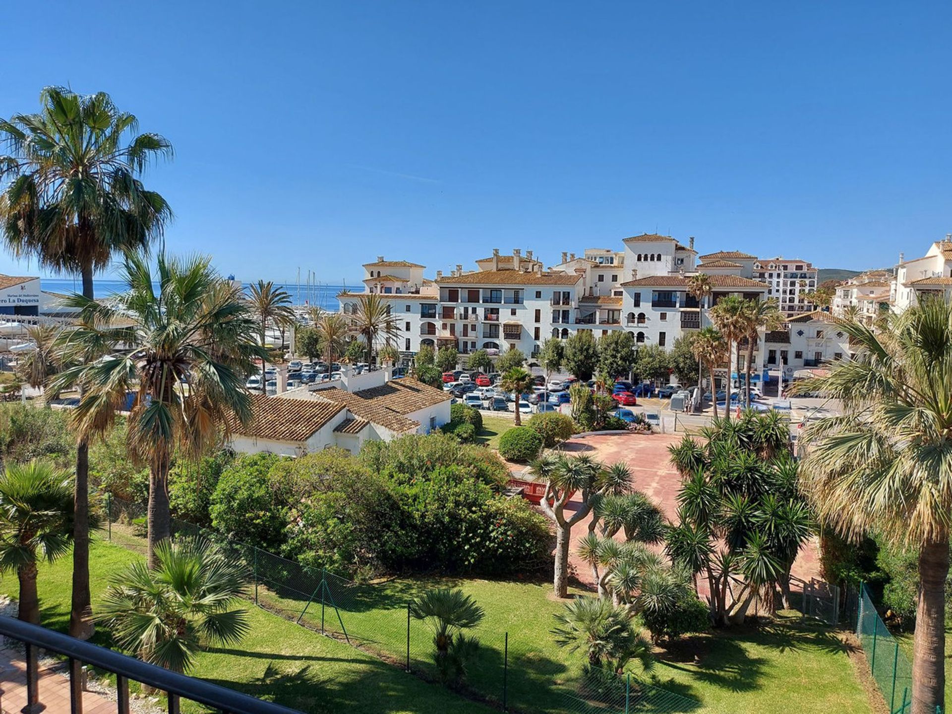 Condominium dans Puerto de la Duquesa, Andalusia 10224201