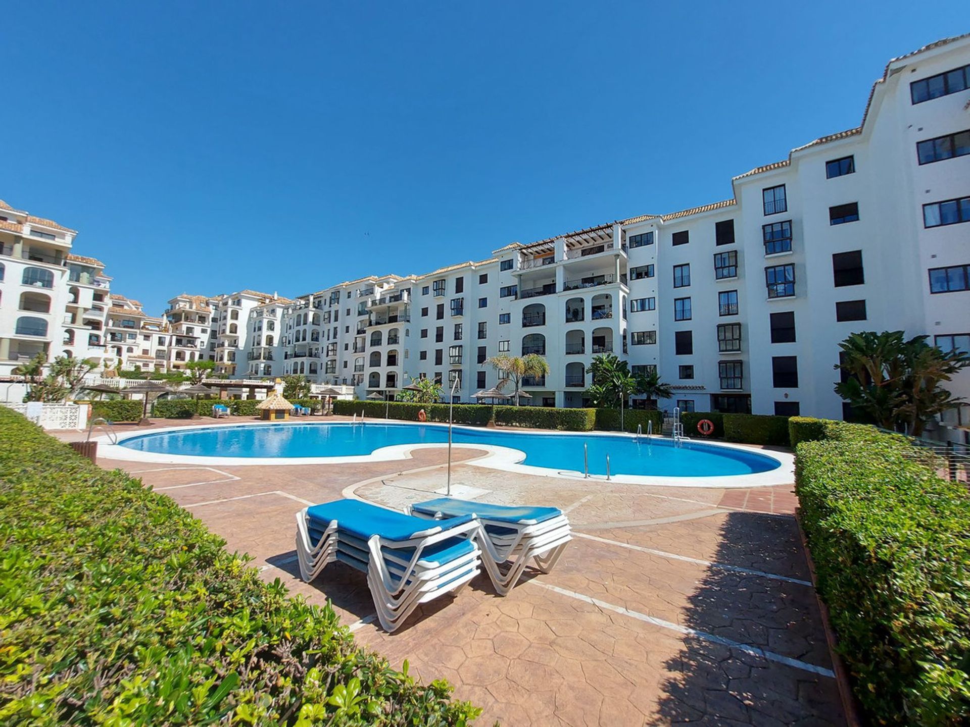 Condominium in Castillo de Sabinillas, Andalusia 10224201