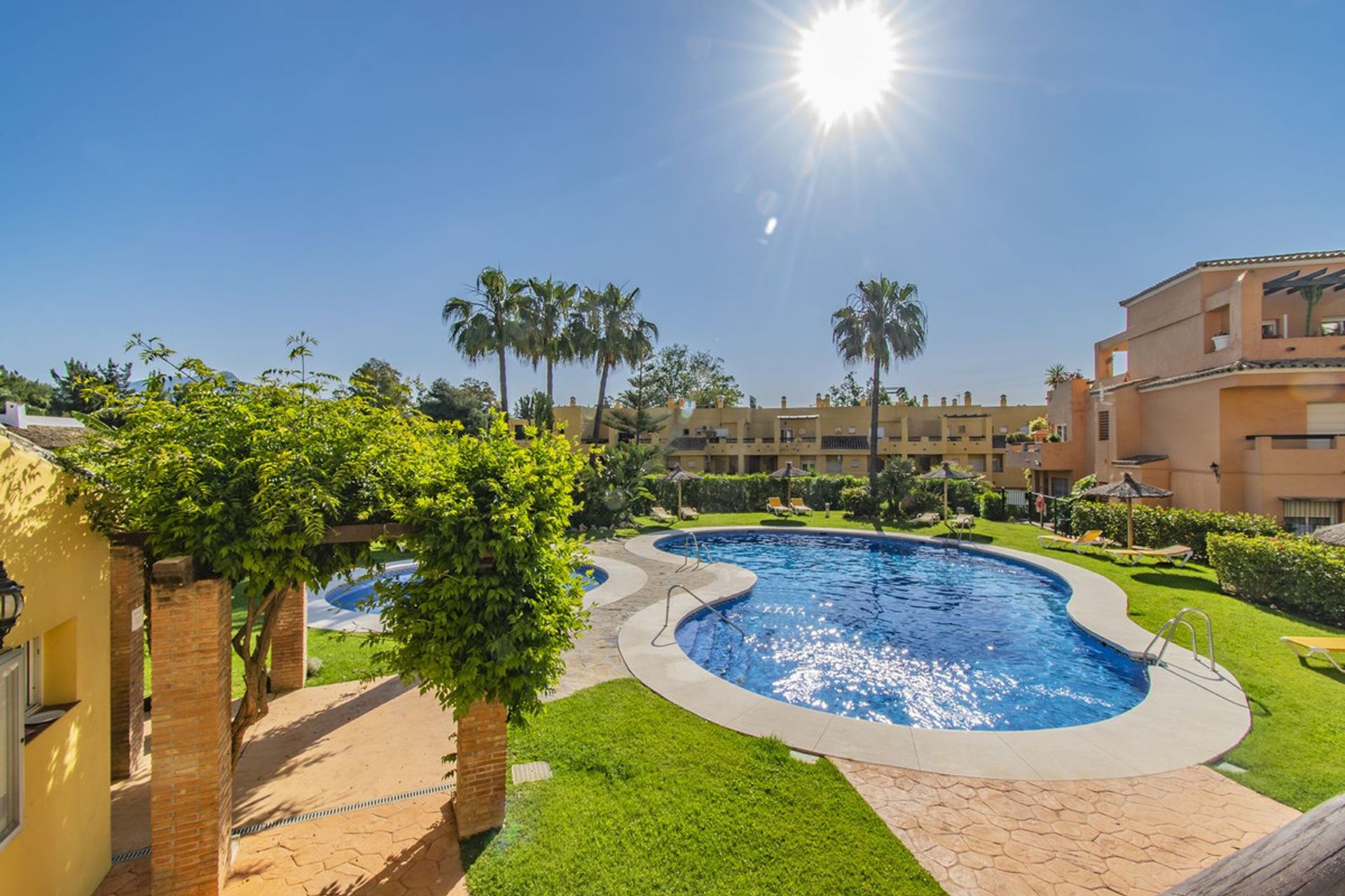 Condominio nel San Pedro de Alcantara, Andalusia 10224478