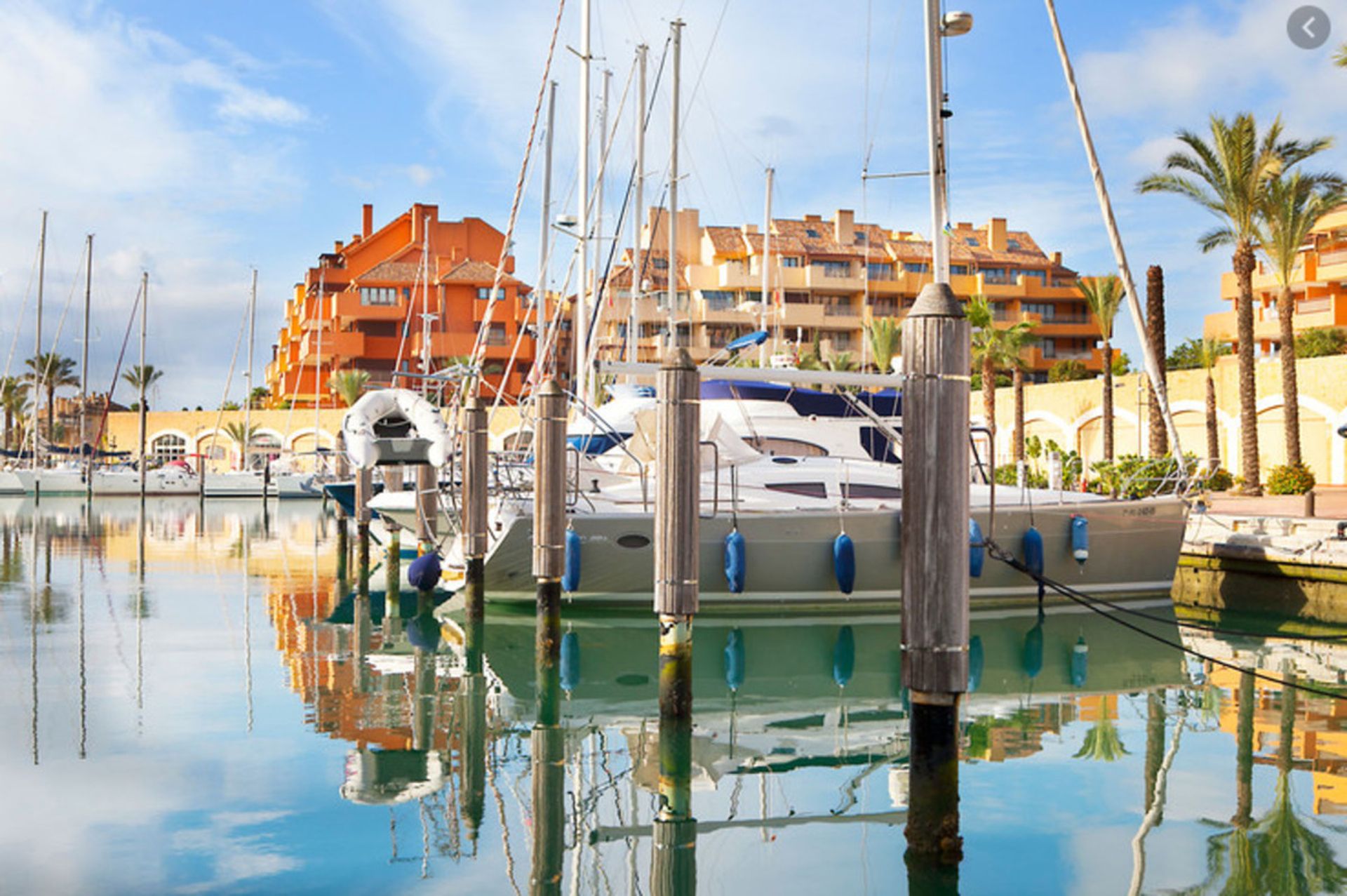 Condominium in Guadiaro, Andalusia 10224560