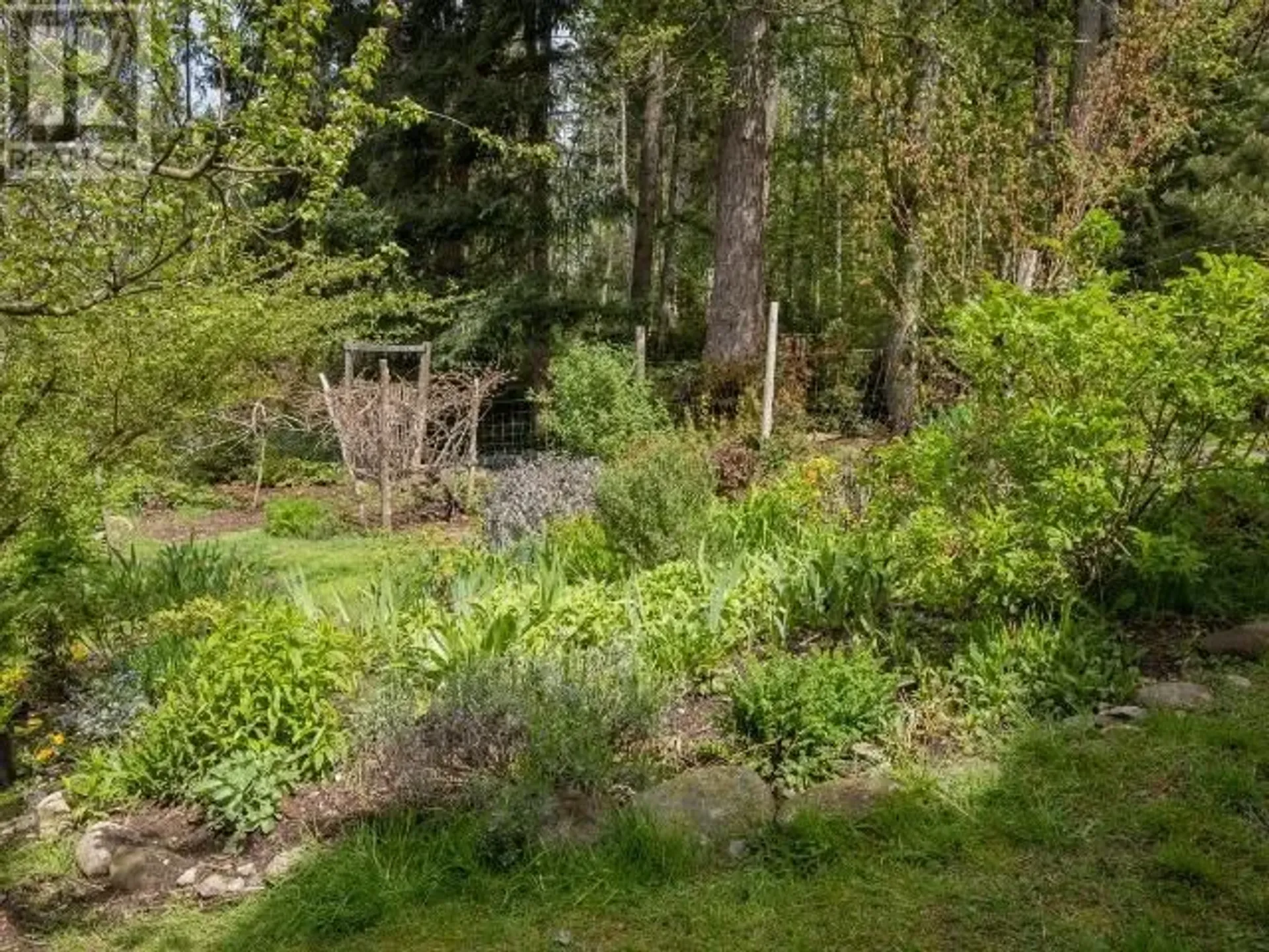 Кондоминиум в Madeira Park, British Columbia 10224871