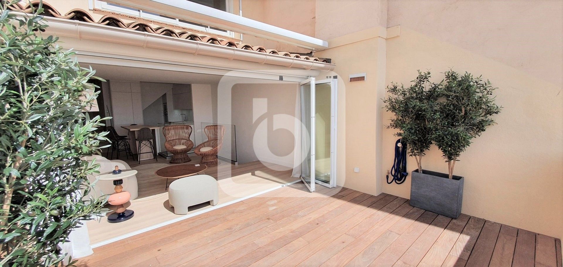 Condominium in Cannes, Provence-Alpes-Côte d'Azur 10225106