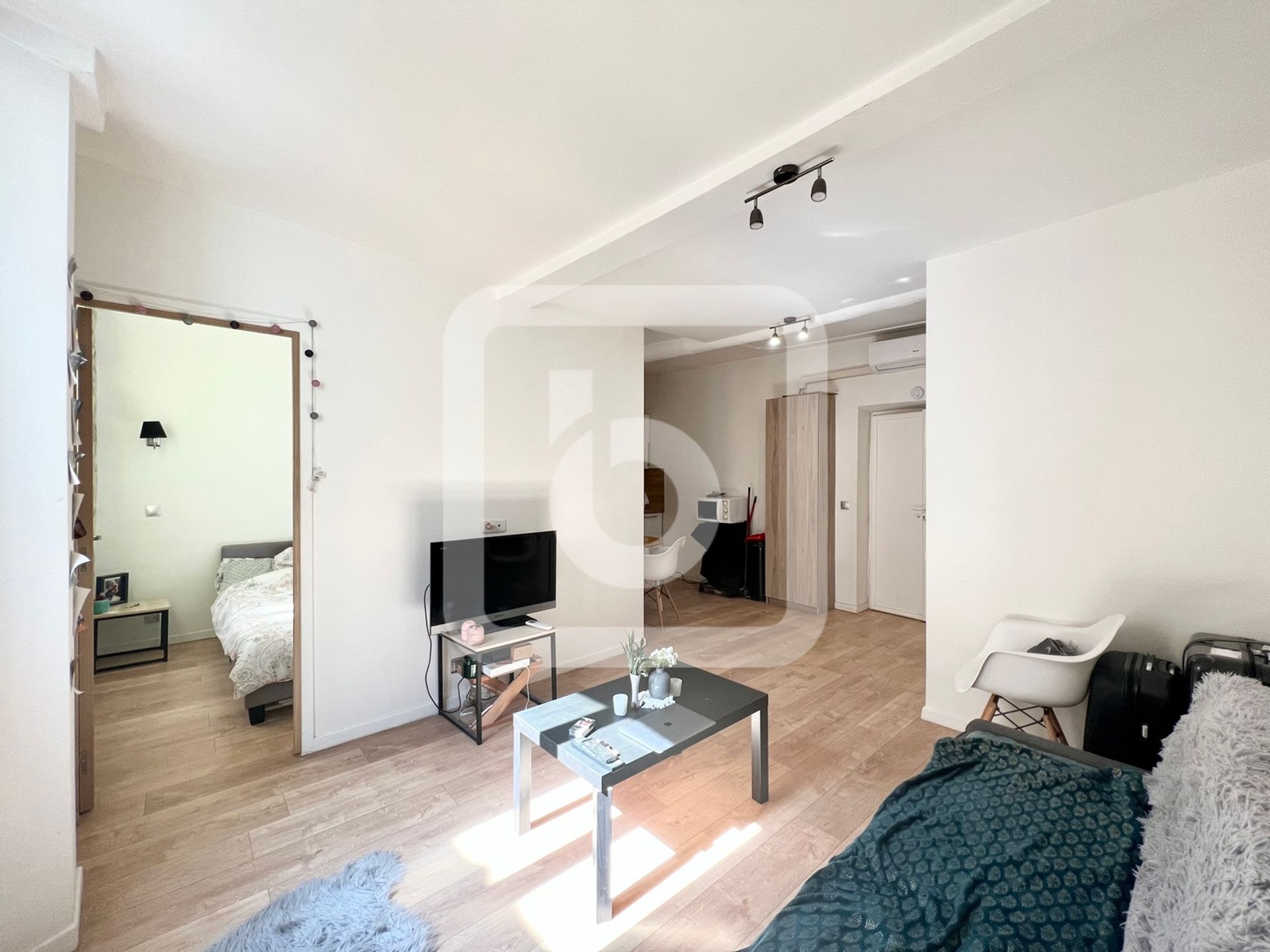 Condominium dans Antibes, Provence-Alpes-Côte d'Azur 10225241