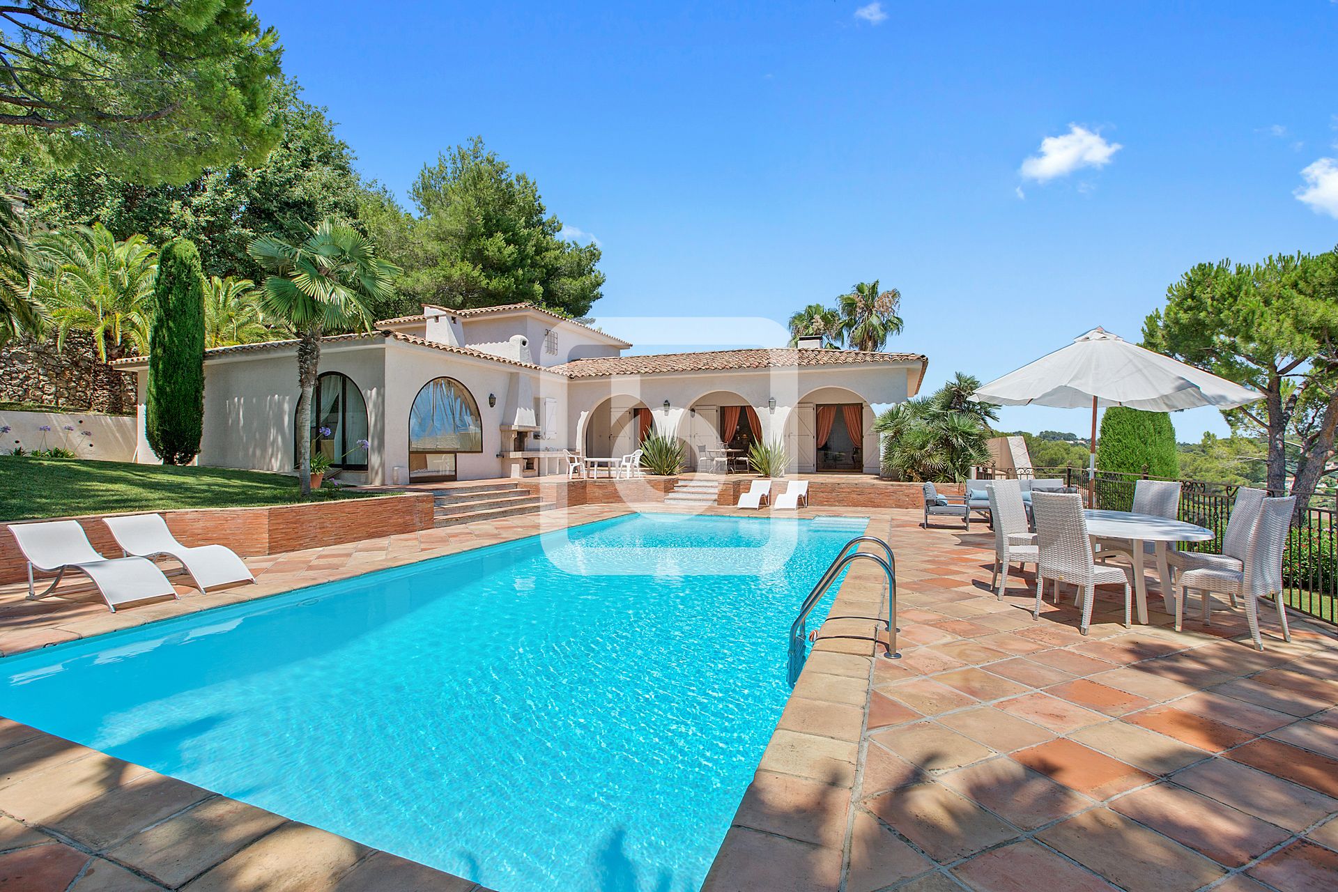 casa en Mougins, Provence-Alpes-Côte d'Azur 10225254