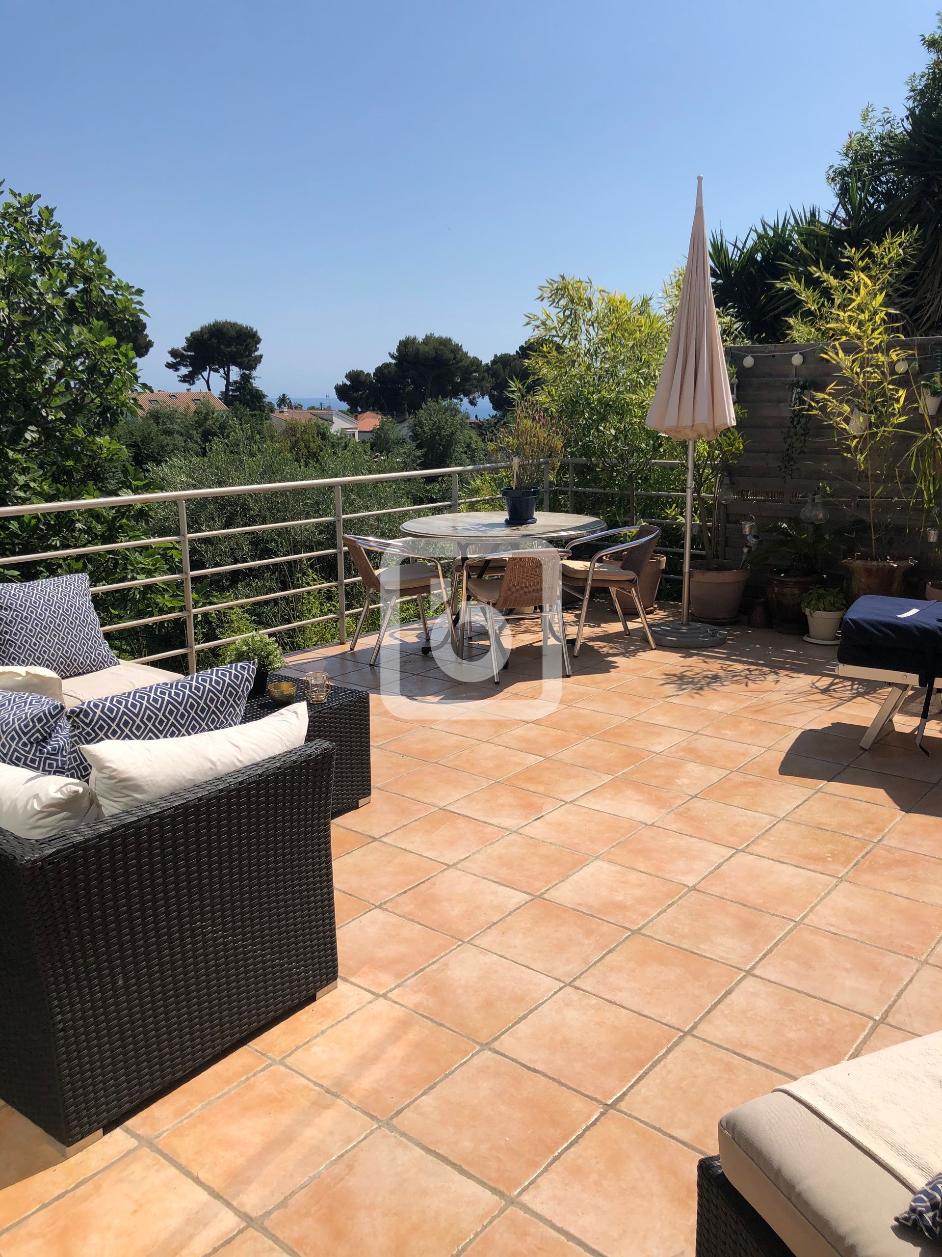 Будинок в Le Ray, Provence-Alpes-Cote d'Azur 10225255