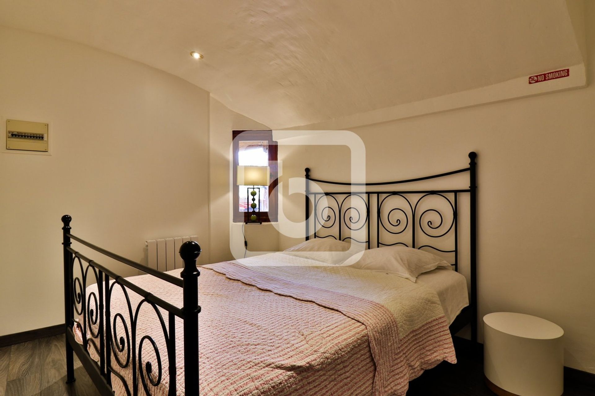 Huis in La Garde-Freinet, Provence-Alpes-Côte d'Azur 10225272