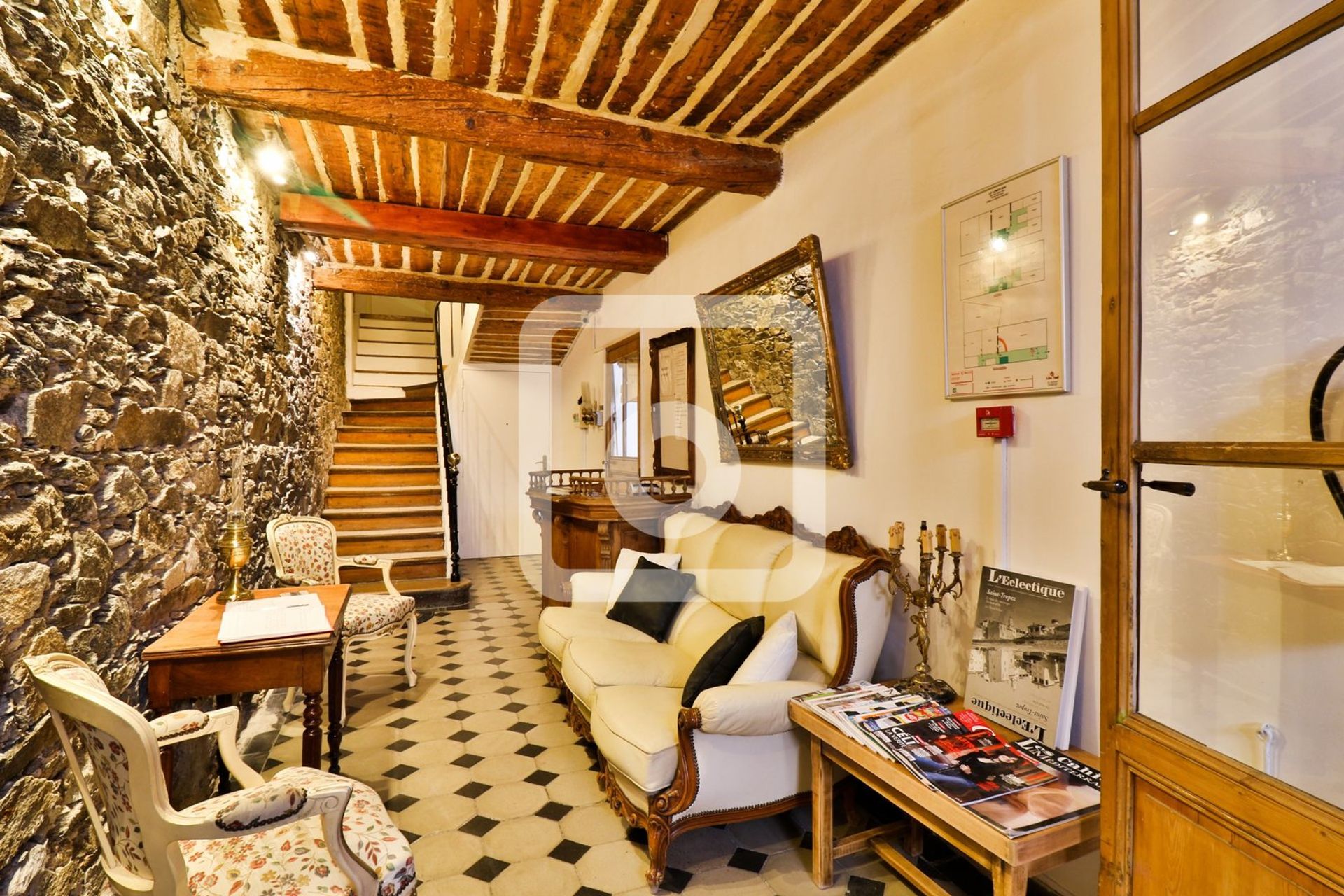 Huis in La Garde-Freinet, Provence-Alpes-Côte d'Azur 10225272