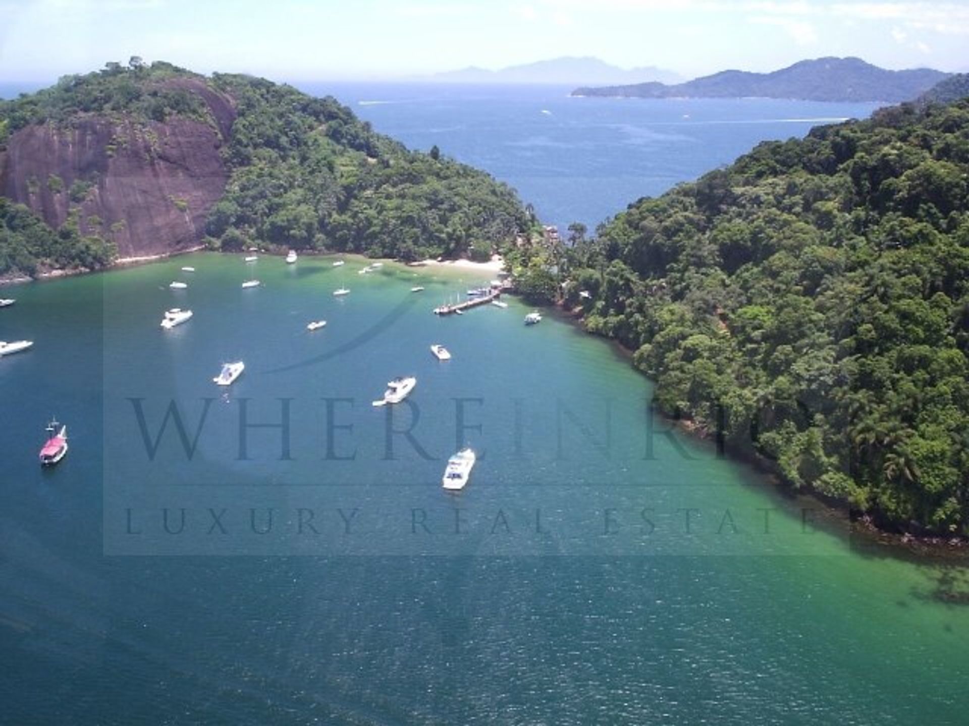 Terre dans Angra dos Reis, Rio de Janeiro 10225303