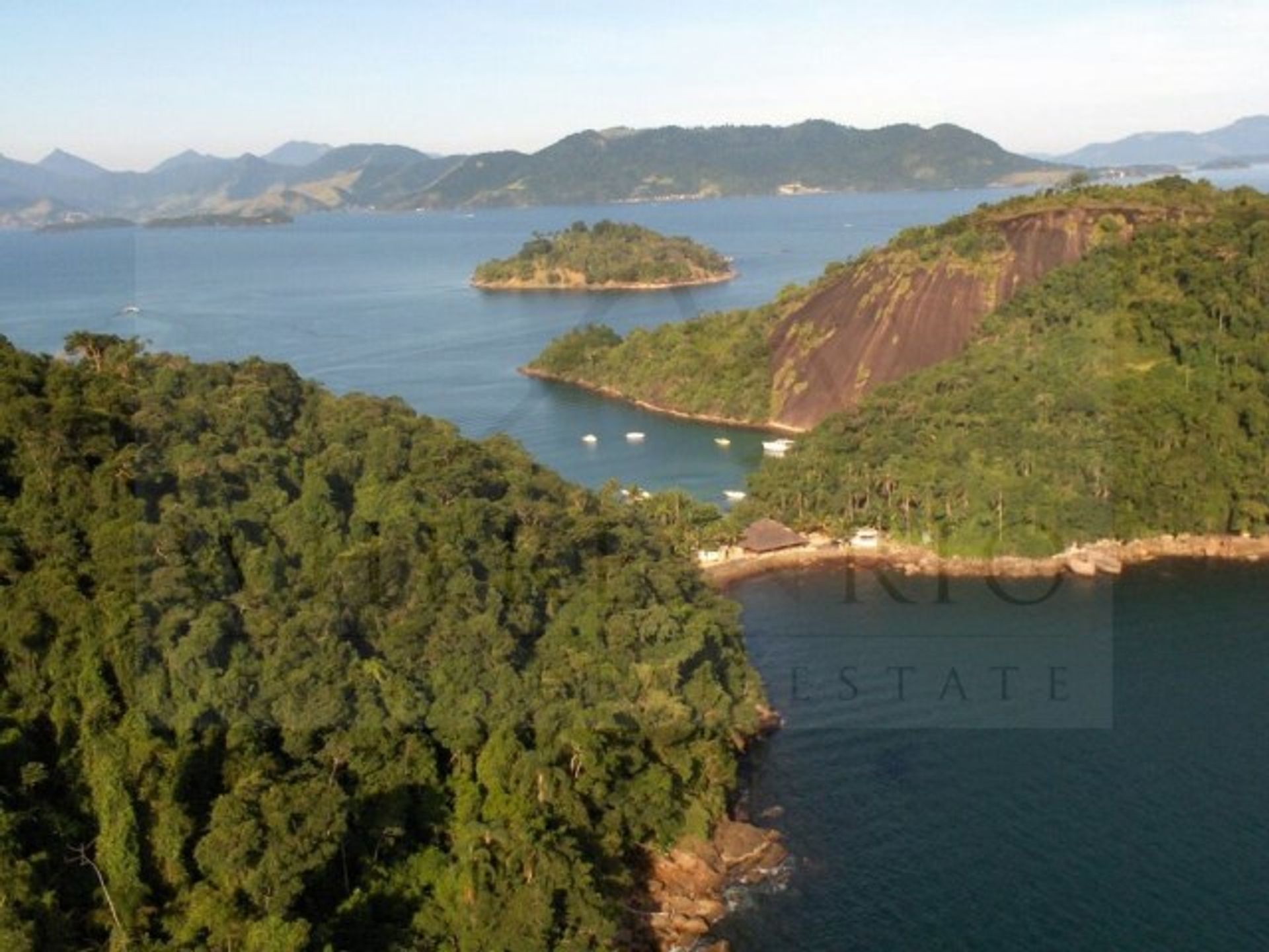 Tanah dalam Angra dos Reis, Rio de Janeiro 10225303