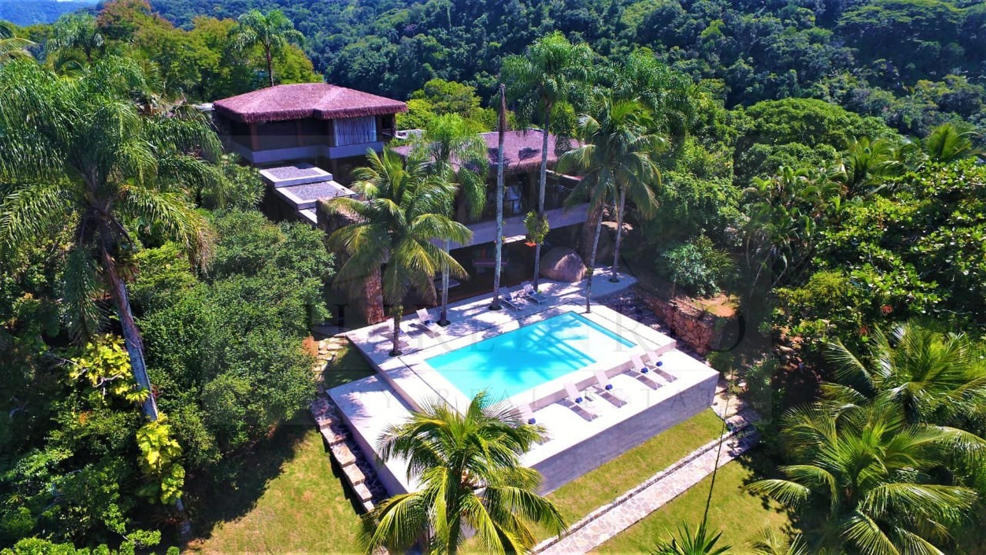 Tanah dalam Angra dos Reis, Rio de Janeiro 10225312