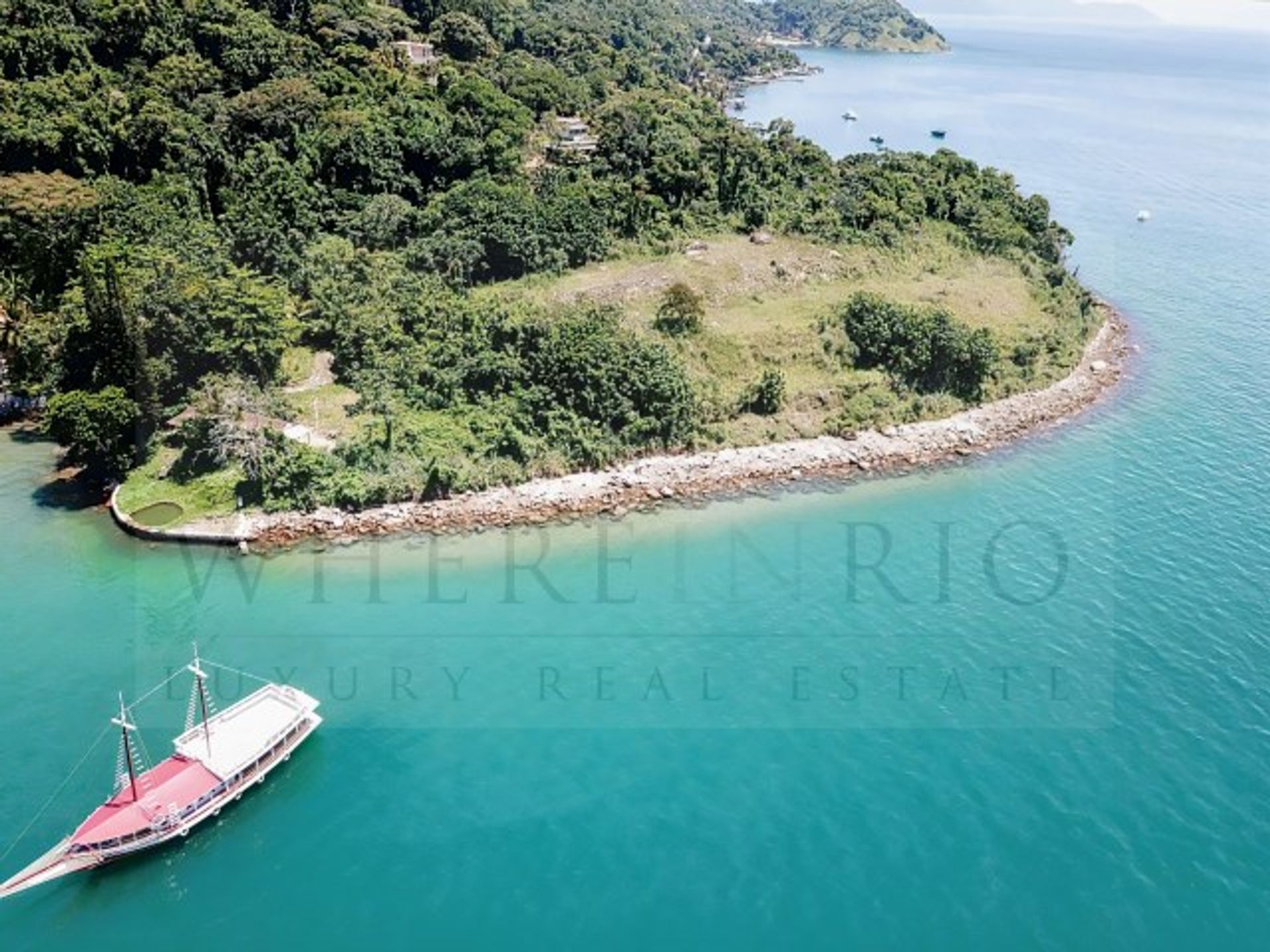 Terre dans Angra dos Reis, State of Rio de Janeiro 10225324