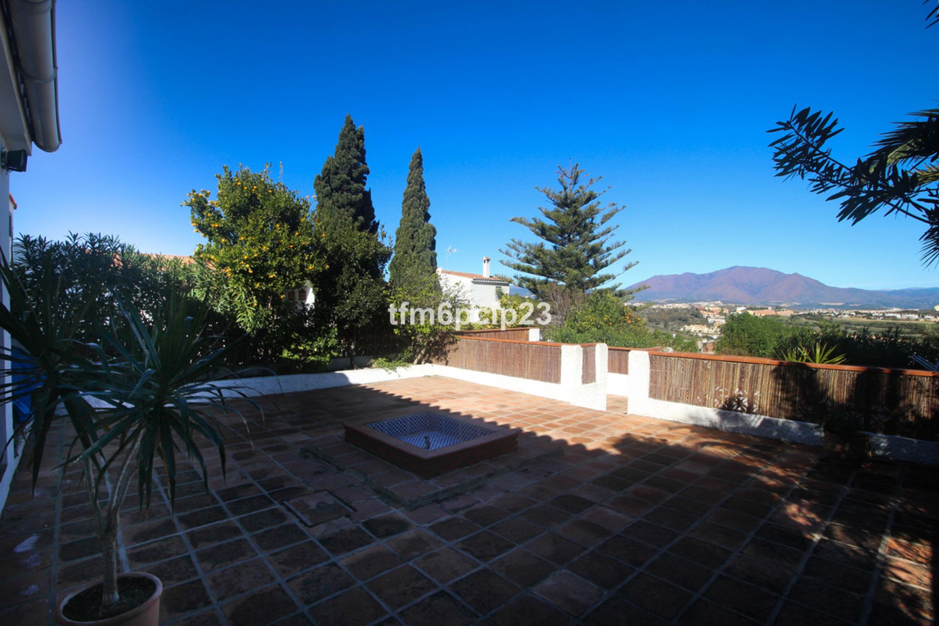 House in Castillo de Sabinillas, Andalusia 10225398