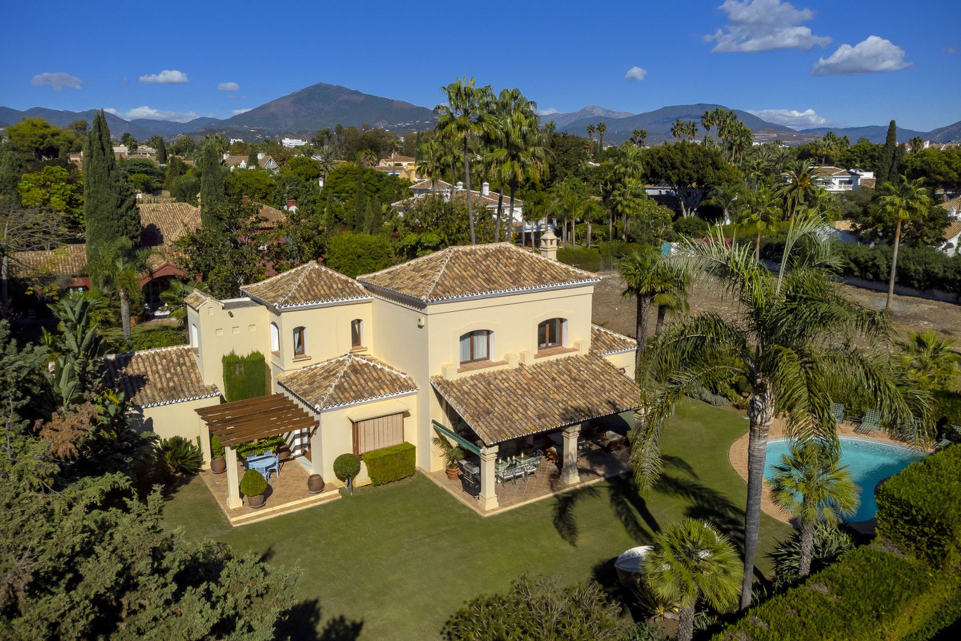 casa en San Pedro de Alcántara, Andalucía 10225418