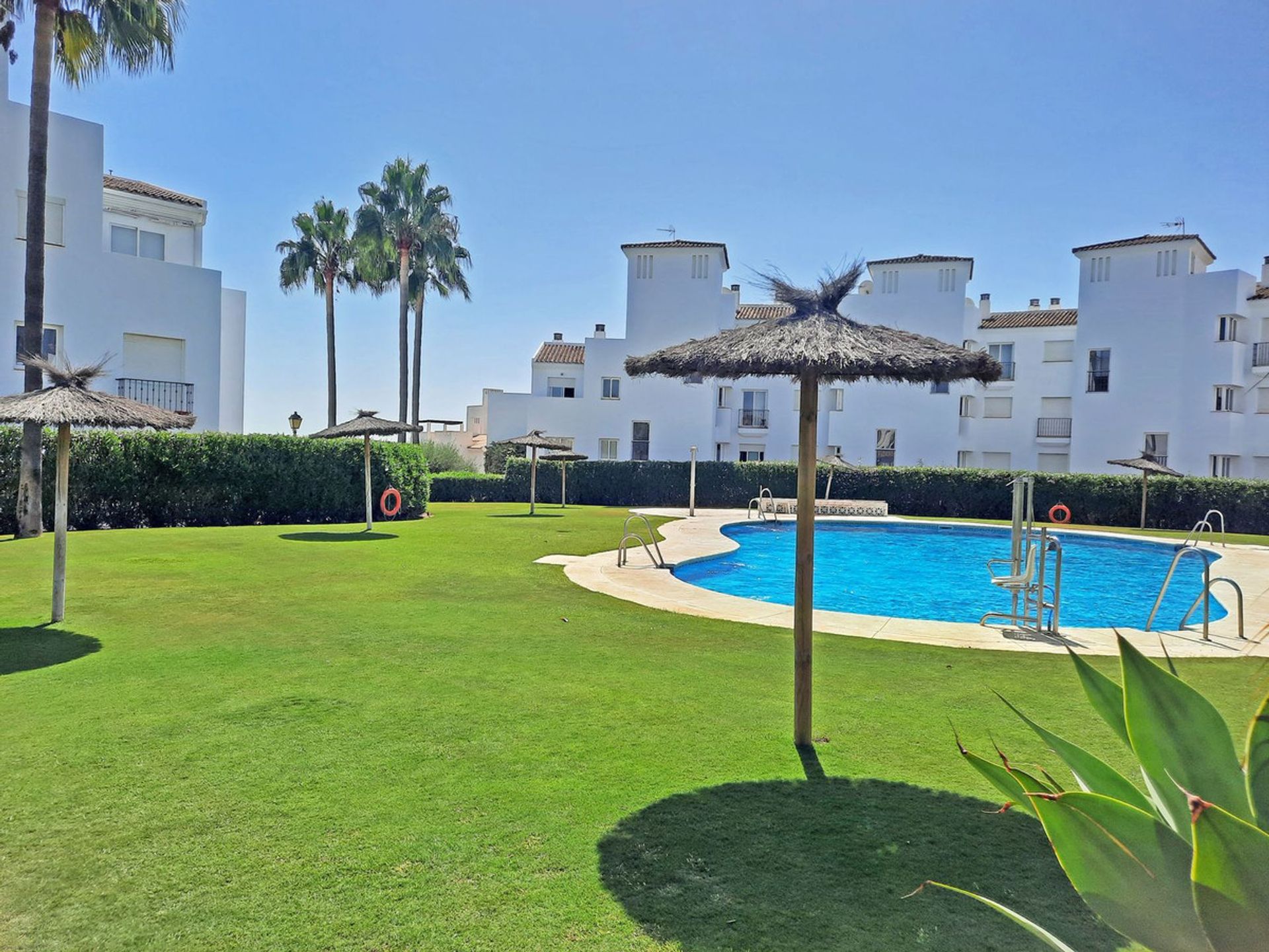 Condominio en Castillo de Sabinillas, Andalucía 10225641