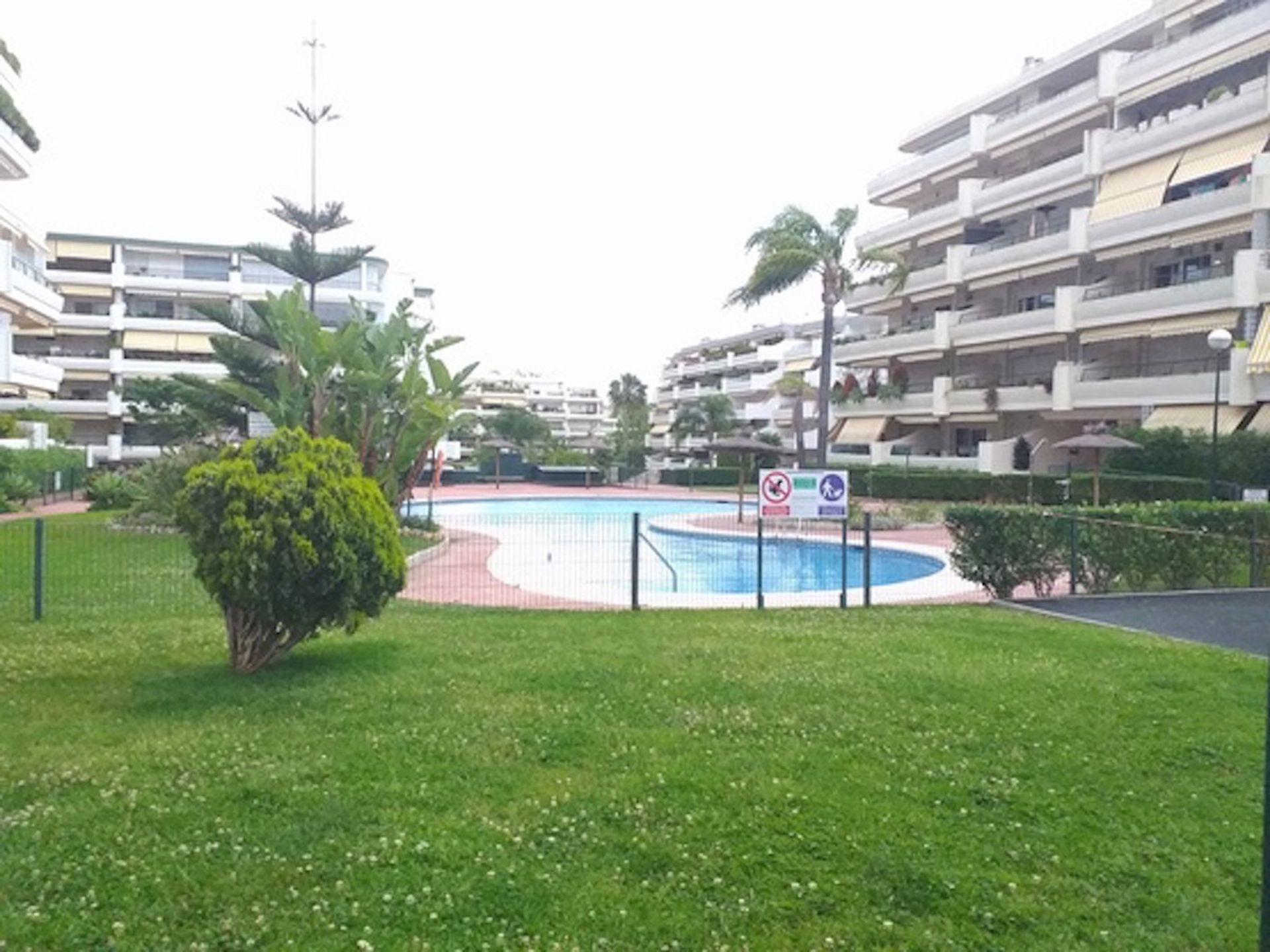 Condominio nel San Pedro de Alcantara, Andalusia 10225834