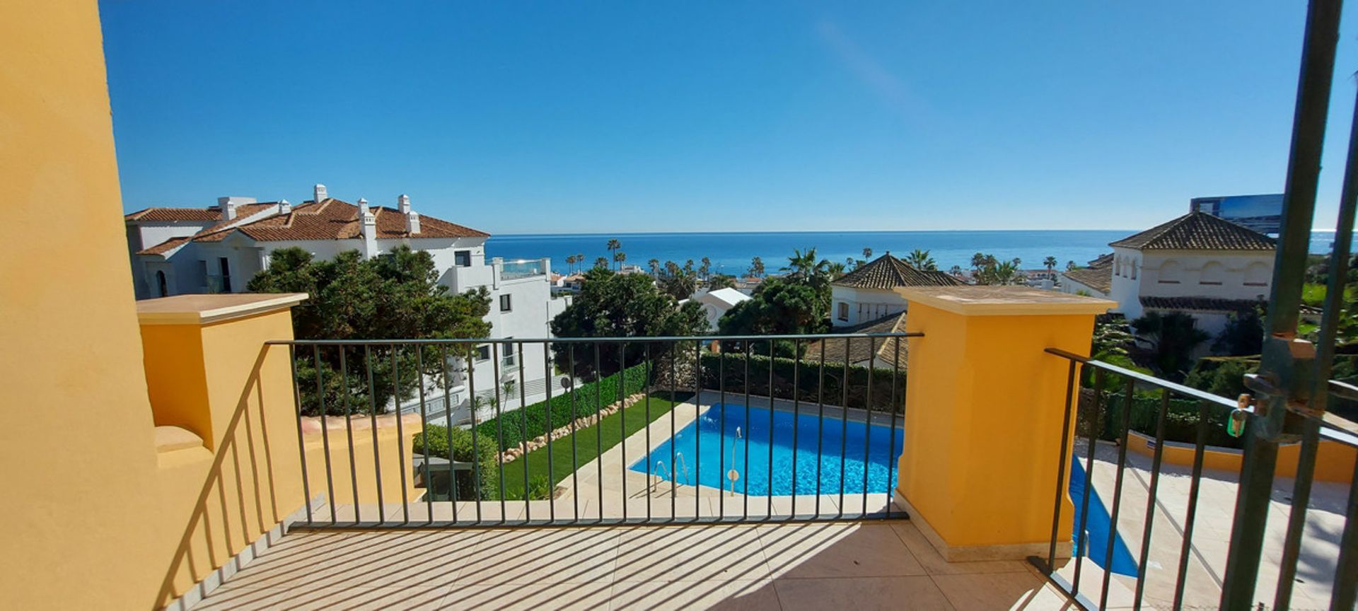 Condominium in Castillo de Sabinillas, Andalusia 10225844