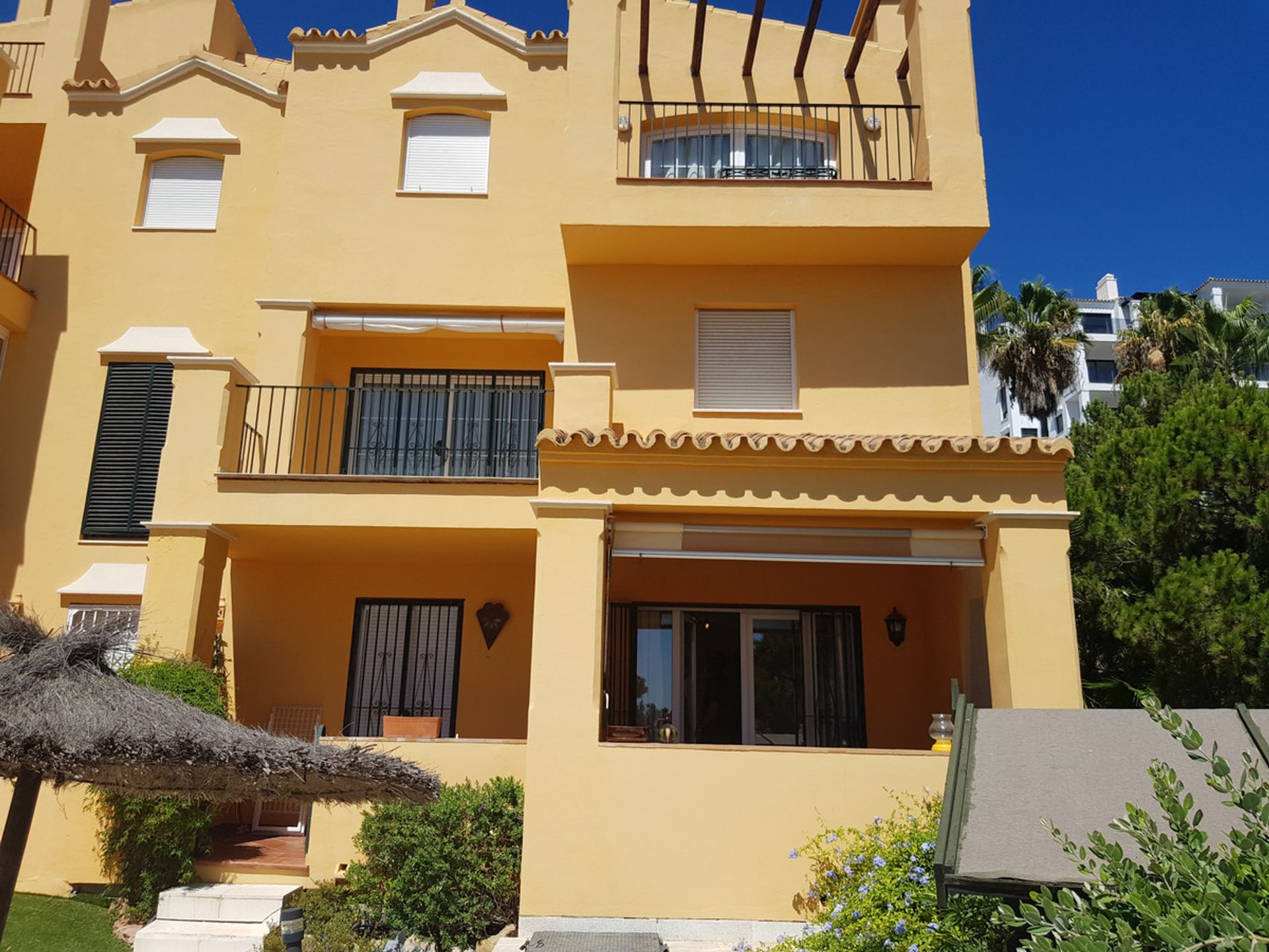 Condominium in Puerto de la Duquesa, Andalusia 10225844