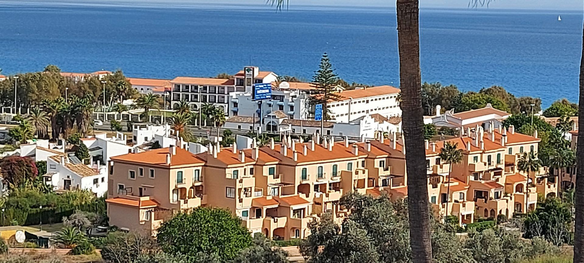 Rumah di Puerto de la Duquesa, Andalusia 10225877