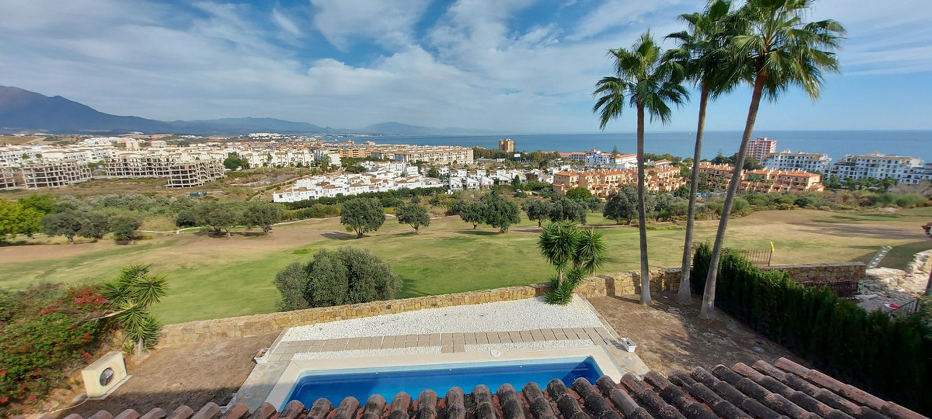 Rumah di Puerto de la Duquesa, Andalusia 10225877