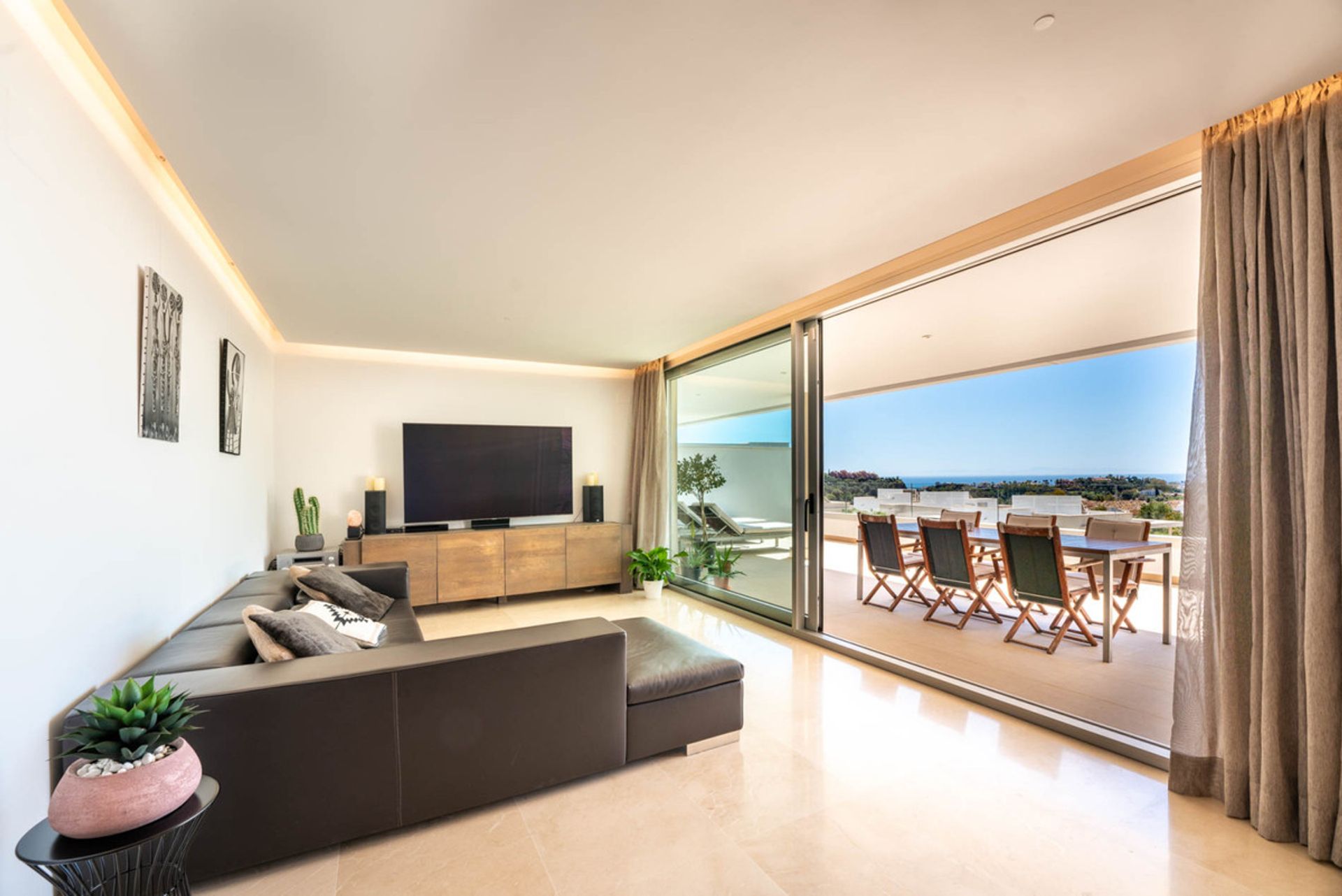 Condominium in Benahavis, Andalusia 10226233