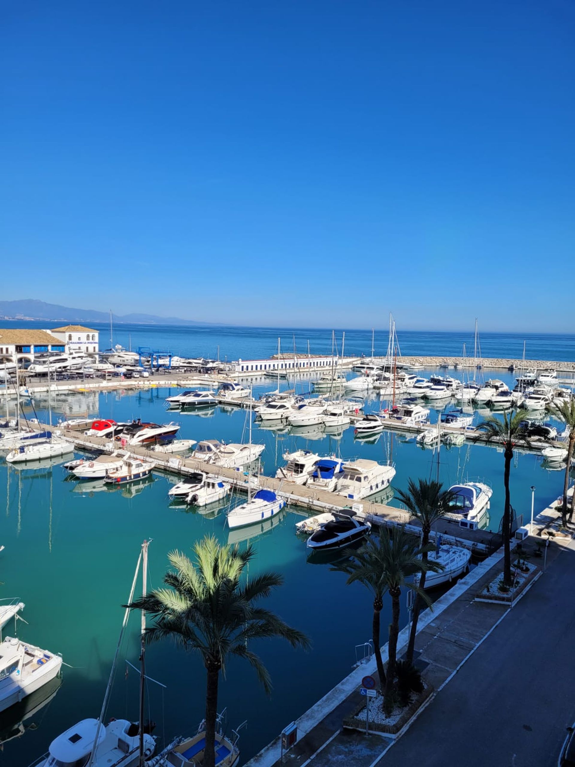 Condominio nel Puerto de la Duquesa, Andalusia 10226461