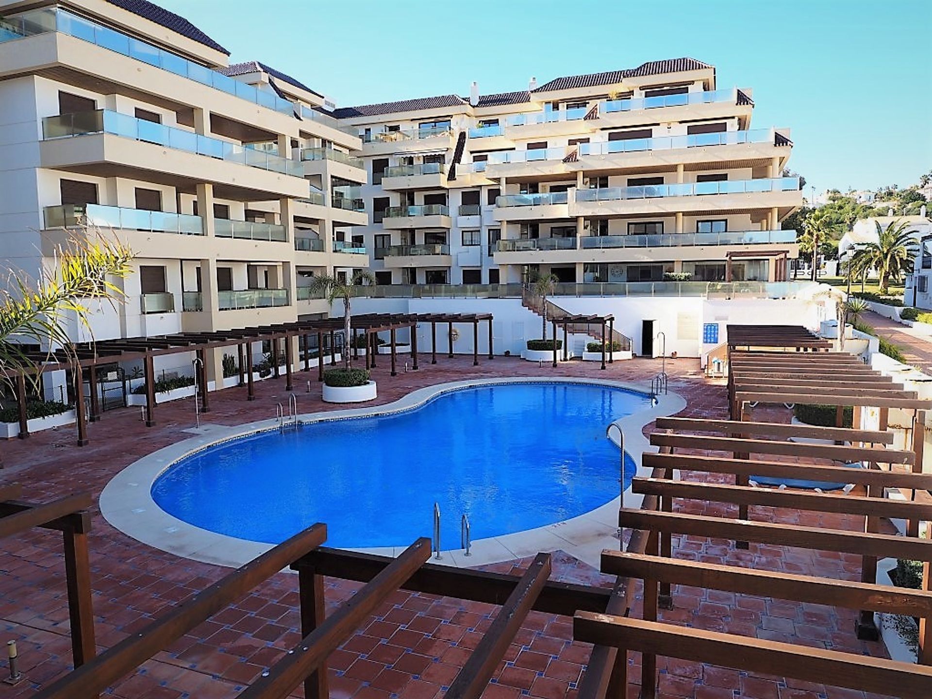 Condominio nel Puerto de la Duquesa, Andalusia 10226480