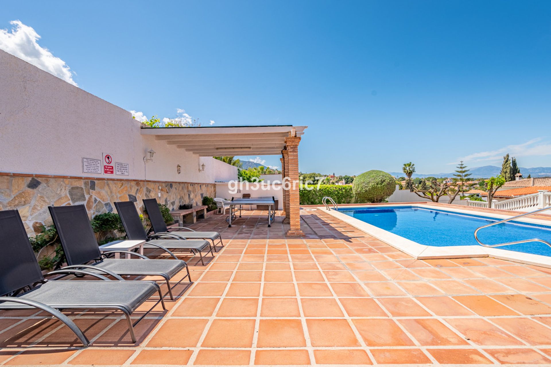 Rumah di Alhaurín de la Torre, Andalucía 10226811