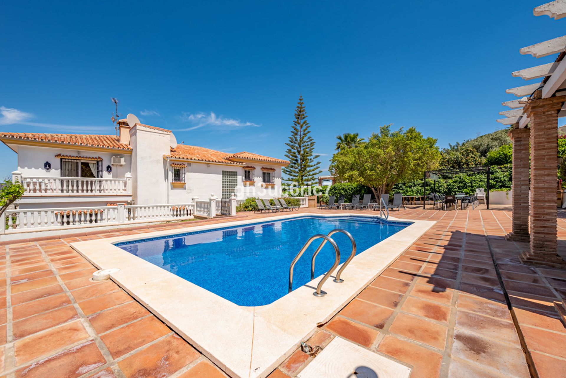 House in Alhaurin de la Torre, Andalusia 10226811