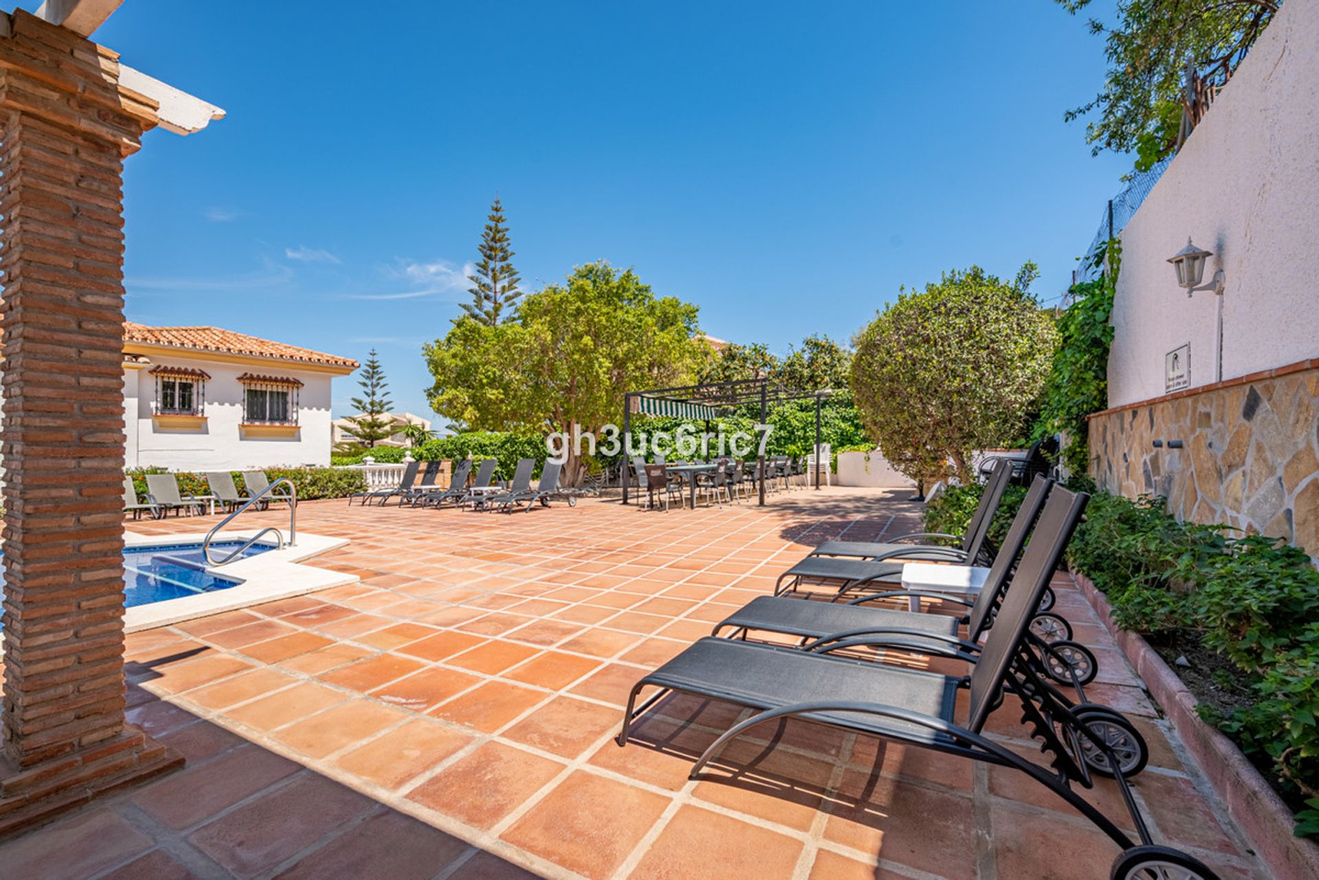 Rumah di Alhaurín de la Torre, Andalucía 10226811