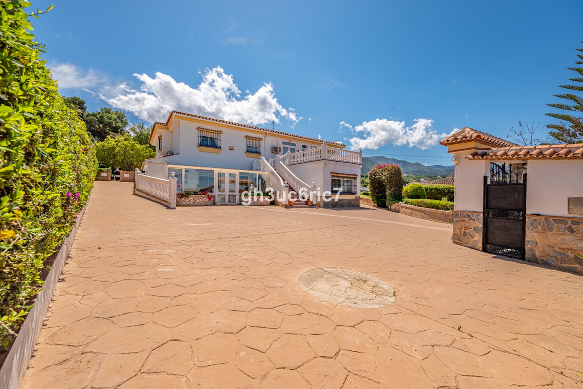 House in Alhaurin de la Torre, Andalusia 10226811