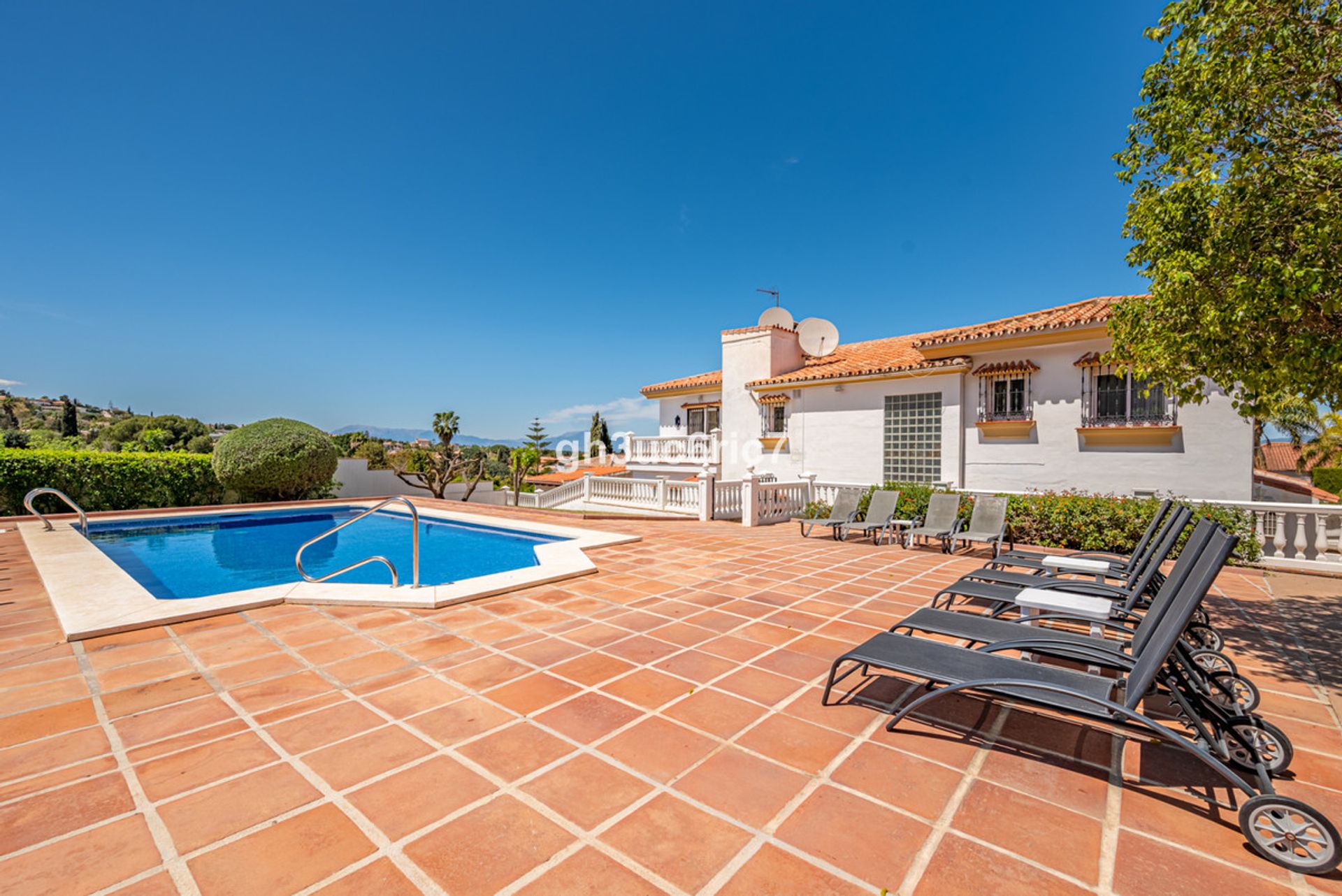 Rumah di Alhaurín de la Torre, Andalucía 10226811