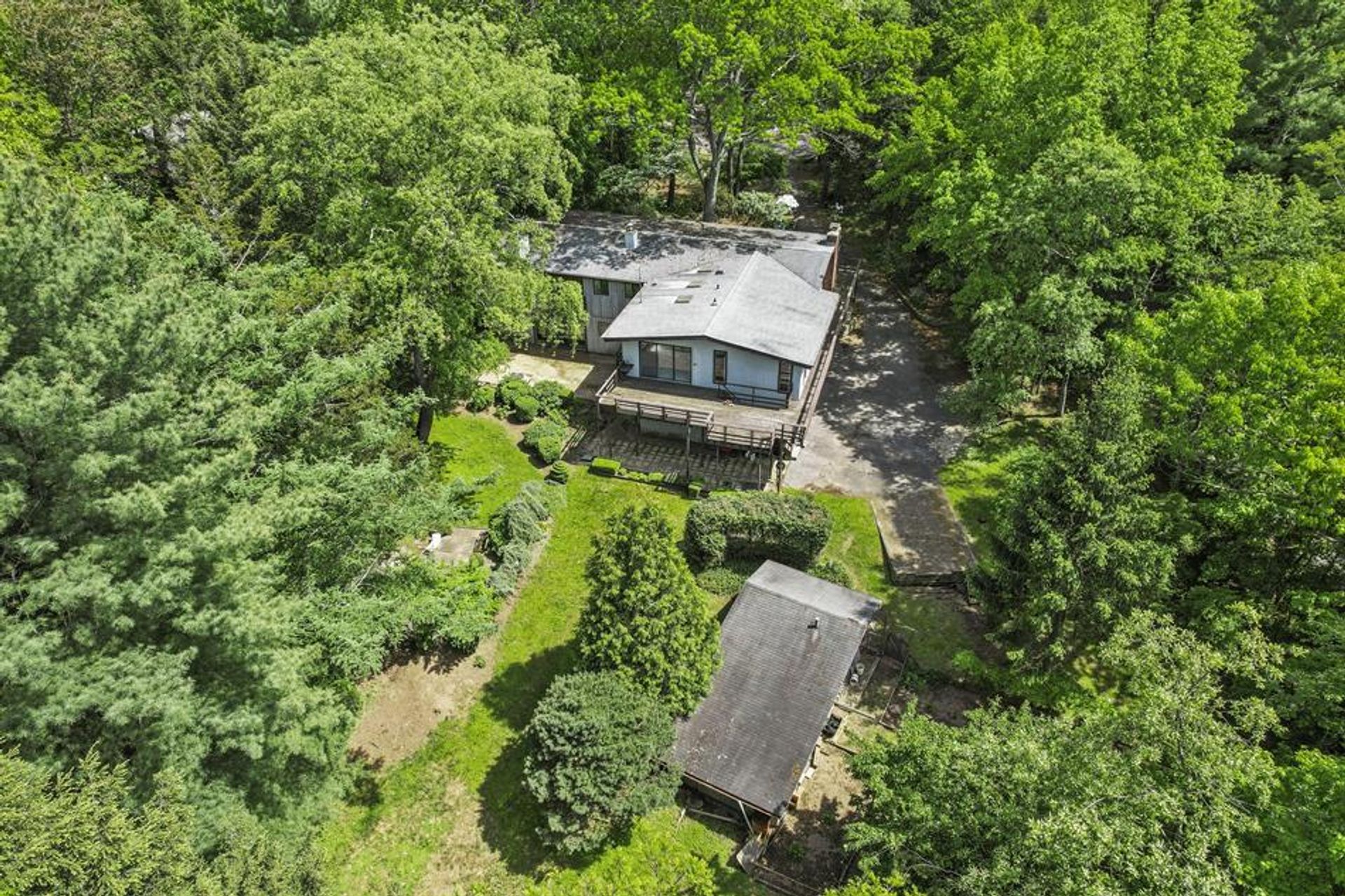 House in Rock Ridge, Connecticut 10227150