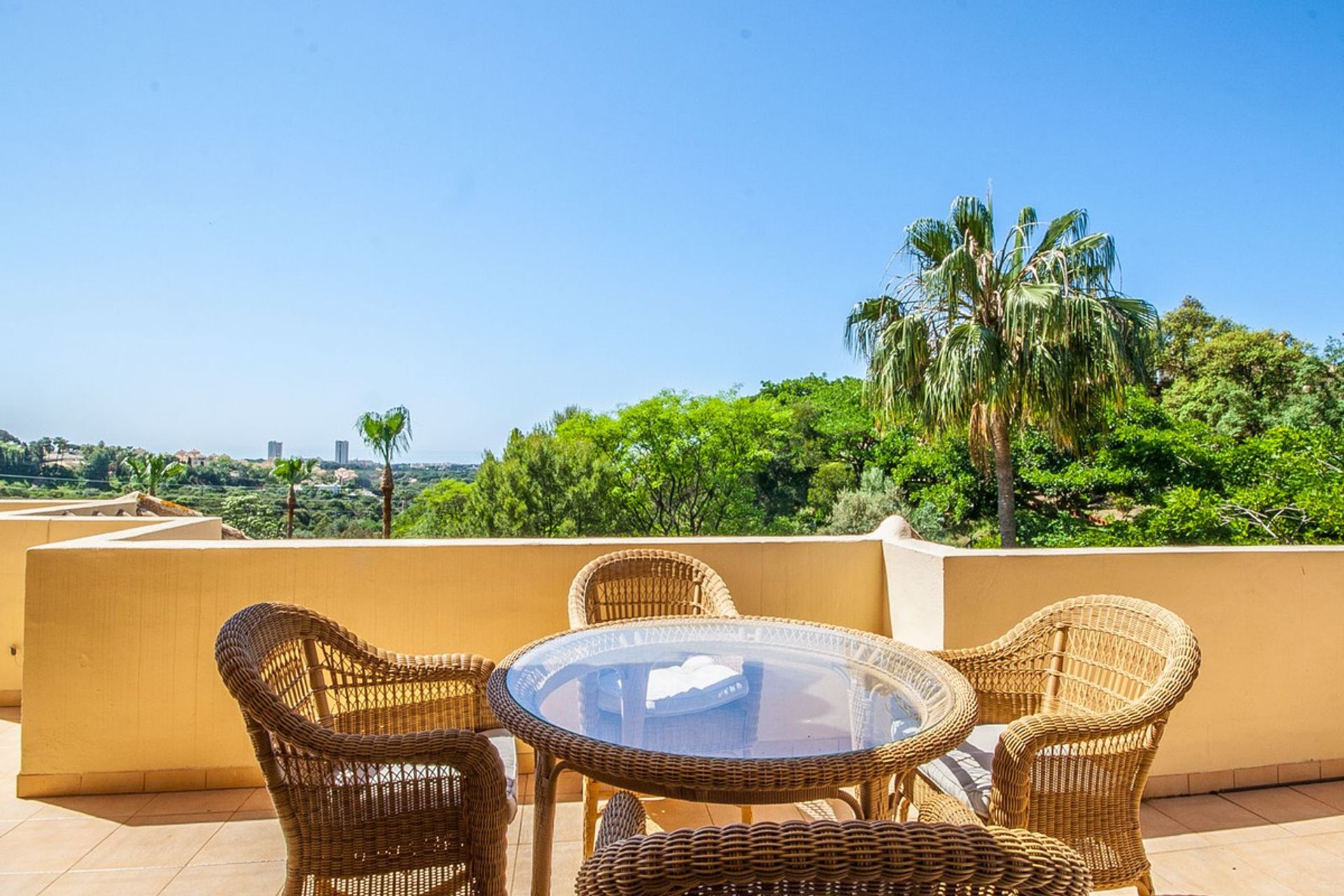 Condominium in Marbella, Andalucía 10227262