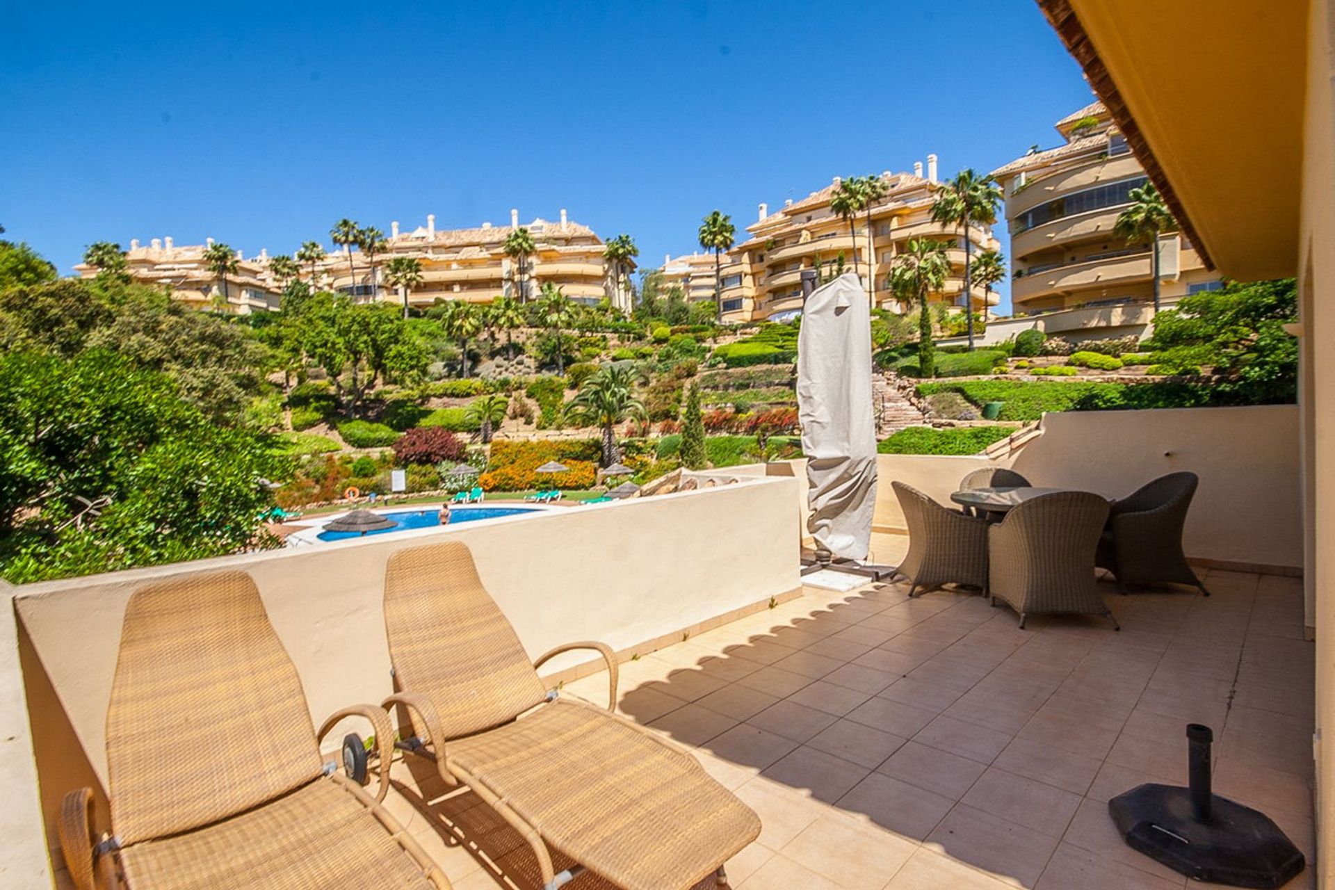 Condominium in Marbella, Andalucía 10227262