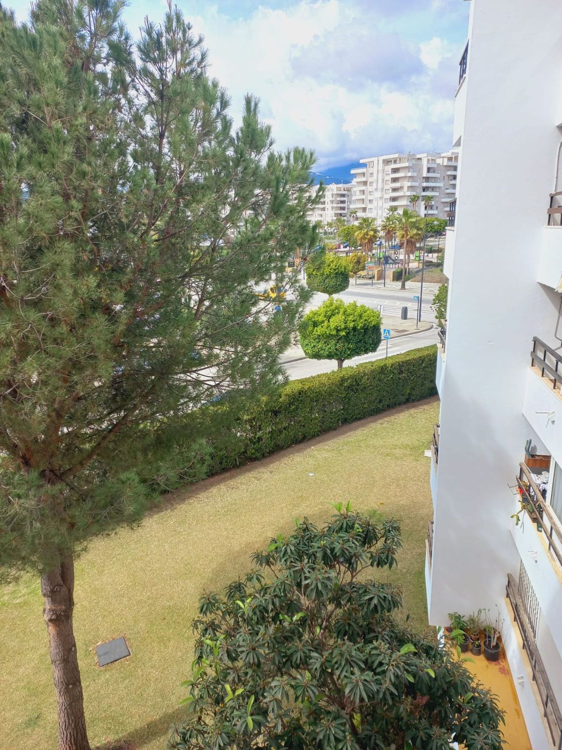 Condominium in Marbella, Andalucía 10228292